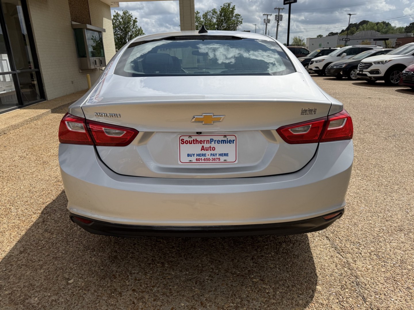 2020 SILVER CHEVROLET MALIBU LS (1FL) (1G1ZC5ST3LF) , located at 922 W. Beacon St., Philadelphia, MS, 39350, (601) 650-3675, 32.770447, -89.127151 - Photo#4
