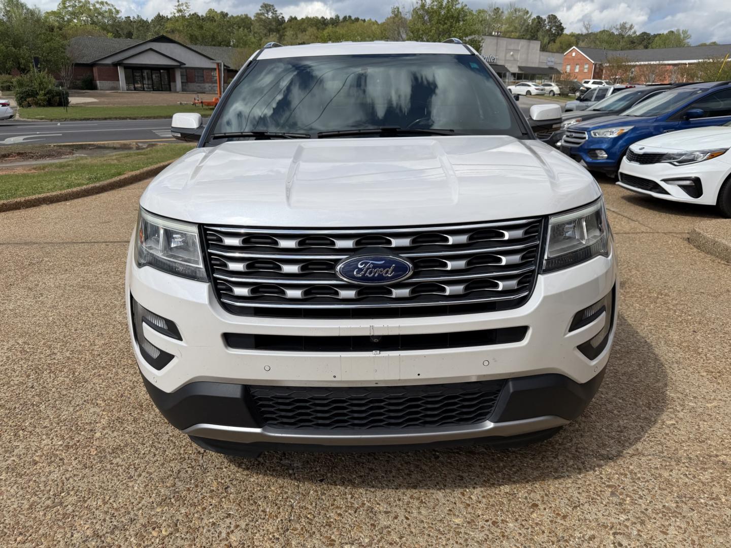 2016 WHITE FORD EXPLORER LIMITED Limited (1FM5K7F85GG) , located at 922 W. Beacon St., Philadelphia, MS, 39350, (601) 650-3675, 32.770447, -89.127151- Photo#1