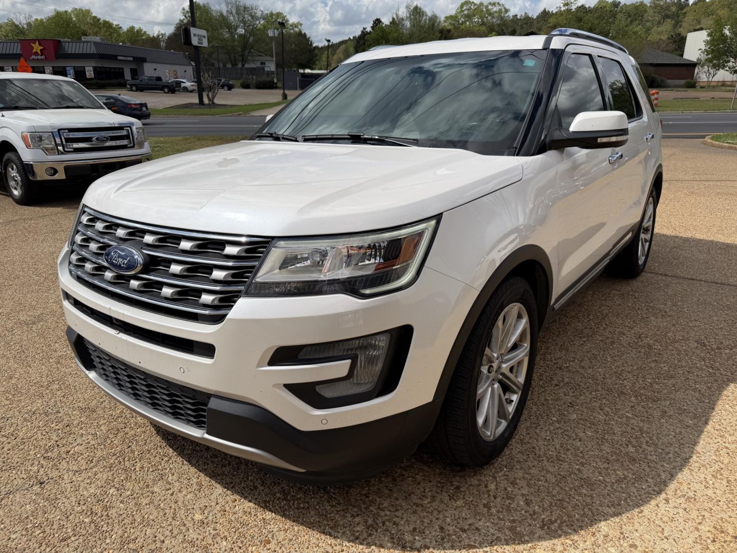 2016 WHITE FORD EXPLORER LIMITED Limited (1FM5K7F85GG) , located at 922 W. Beacon St., Philadelphia, MS, 39350, (601) 650-3675, 32.770447, -89.127151- Photo#2