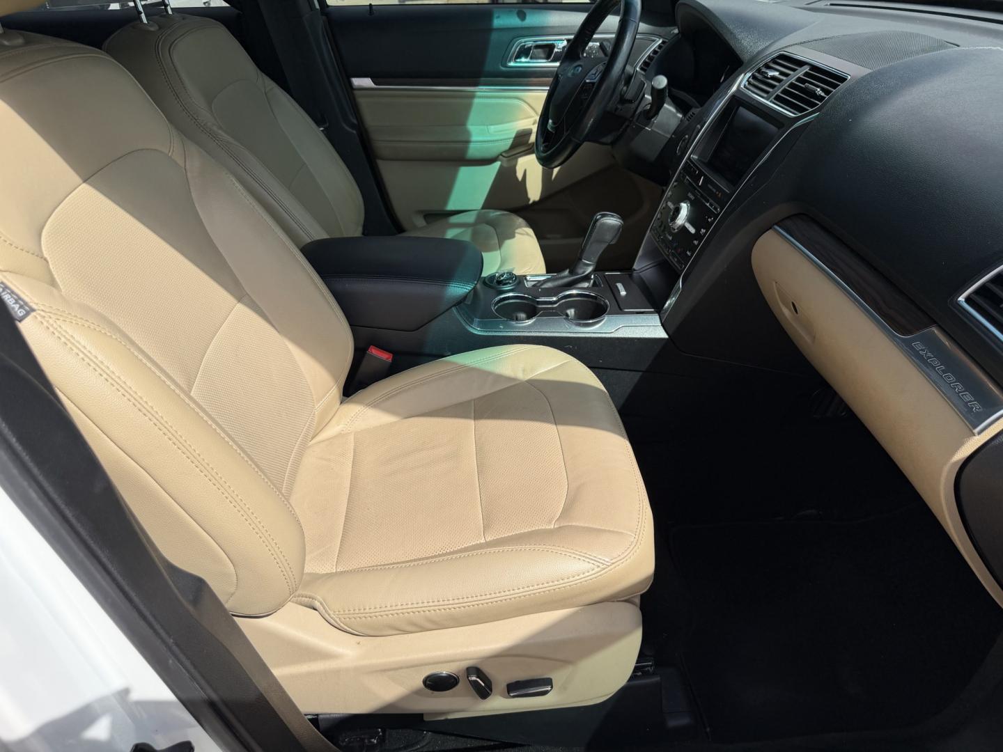 2016 WHITE FORD EXPLORER LIMITED Limited (1FM5K7F85GG) , located at 922 W. Beacon St., Philadelphia, MS, 39350, (601) 650-3675, 32.770447, -89.127151- Photo#10