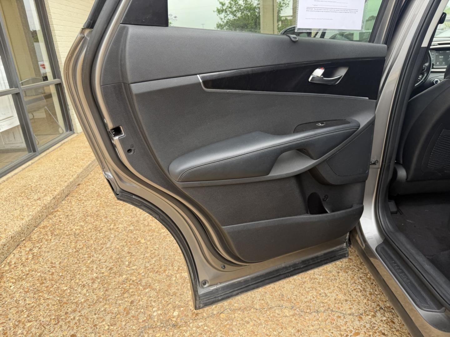 2017 GRAY KIA SORENTO EX (5XYPH4A54HG) , located at 922 W. Beacon St., Philadelphia, MS, 39350, (601) 650-3675, 32.770447, -89.127151 - Photo#12