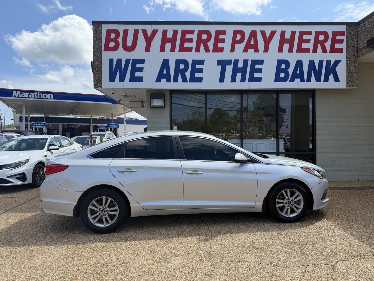 2015 SILVER HYUNDAI SONATA SE (5NPE24AF5FH) , located at 922 W. Beacon St., Philadelphia, MS, 39350, (601) 650-3675, 32.770447, -89.127151 - Photo#6