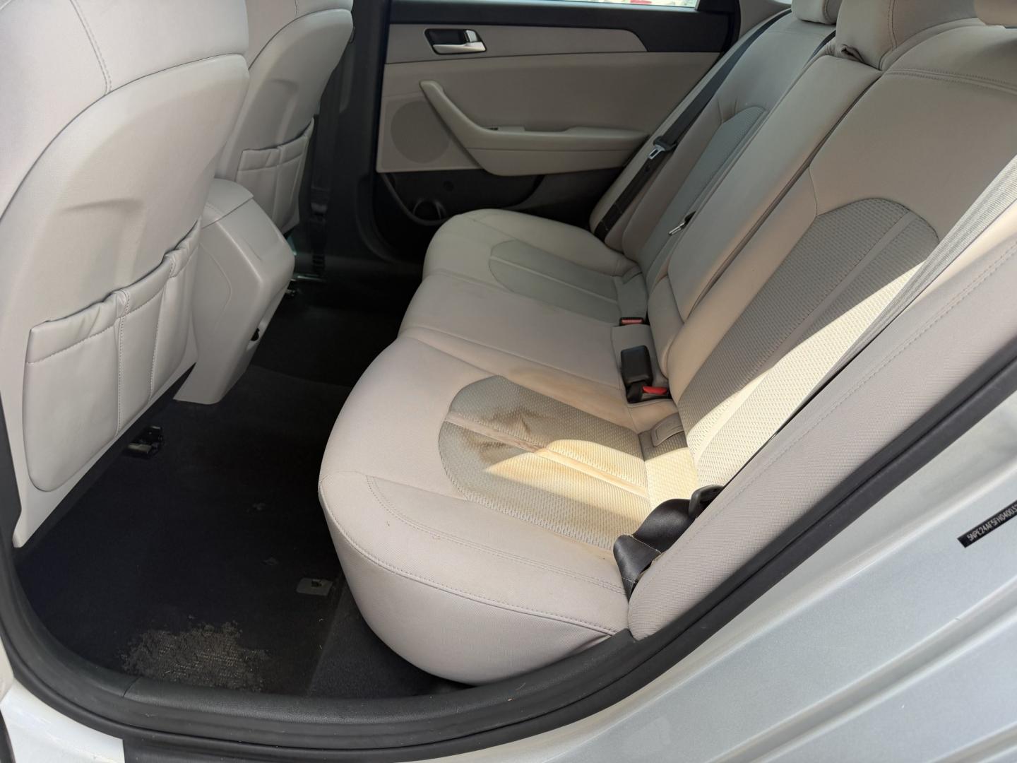 2015 SILVER HYUNDAI SONATA SE (5NPE24AF5FH) , located at 922 W. Beacon St., Philadelphia, MS, 39350, (601) 650-3675, 32.770447, -89.127151 - Photo#13