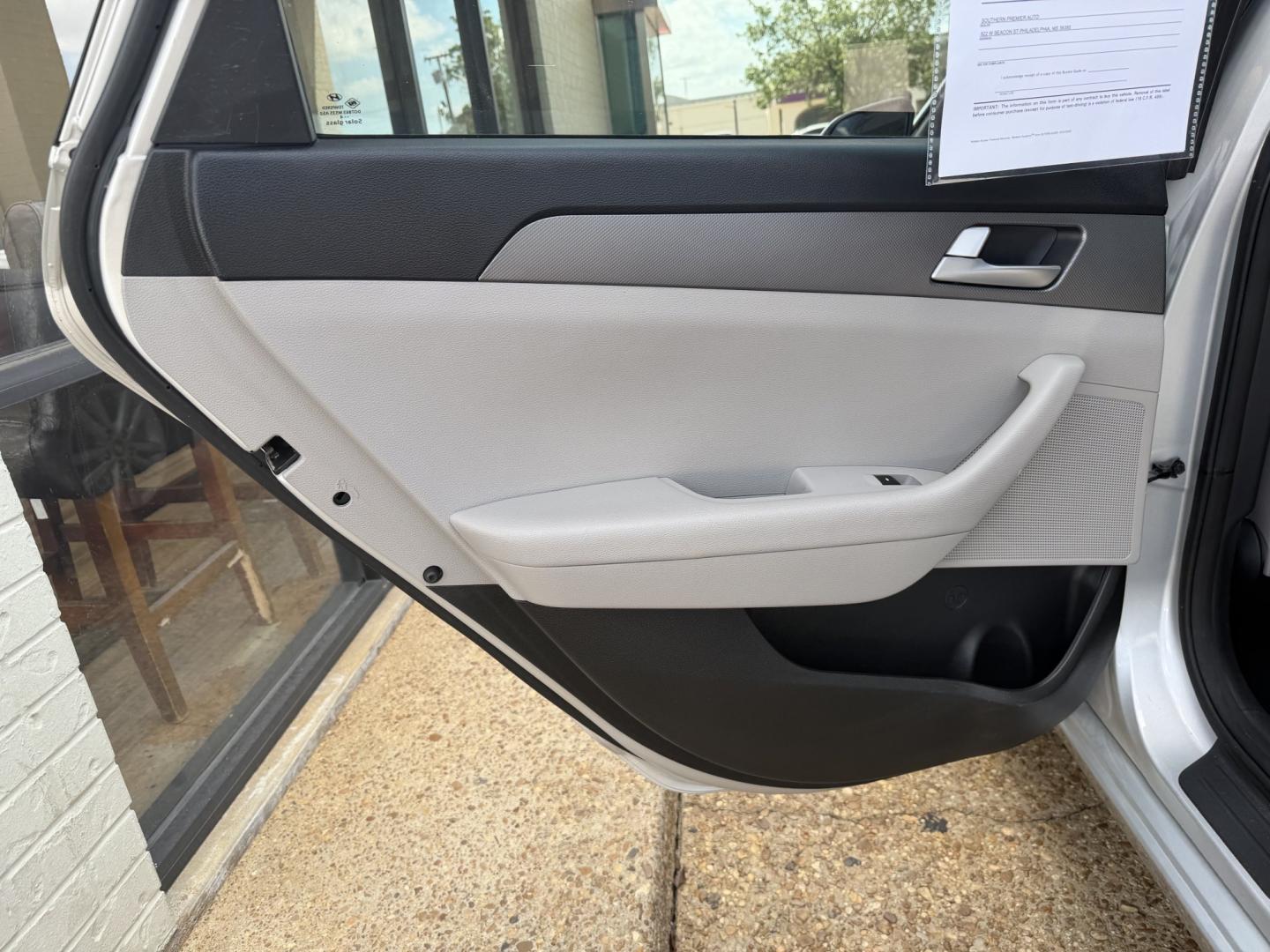 2015 SILVER HYUNDAI SONATA SE (5NPE24AF5FH) , located at 922 W. Beacon St., Philadelphia, MS, 39350, (601) 650-3675, 32.770447, -89.127151 - Photo#12