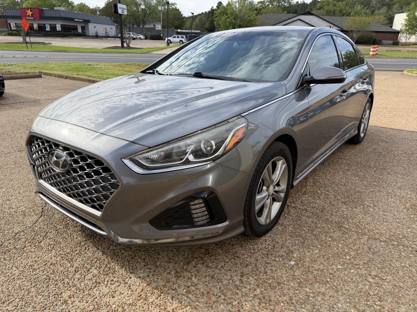 2018 GRAY HYUNDAI SONATA SPORT (5NPE34AF2JH) , located at 922 W. Beacon St., Philadelphia, MS, 39350, (601) 650-3675, 32.770447, -89.127151 - Photo#2
