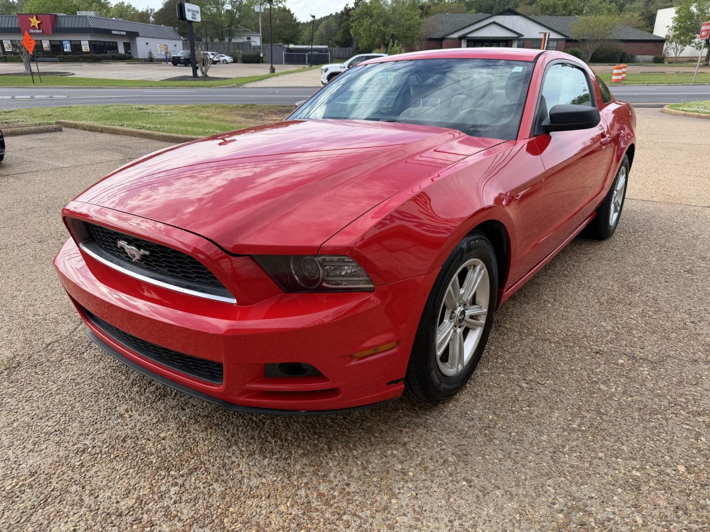 2014 RED FORD MUSTANG BASE (1ZVBP8AM7E5) , located at 922 W. Beacon St., Philadelphia, MS, 39350, (601) 650-3675, 32.770447, -89.127151 - Photo#2