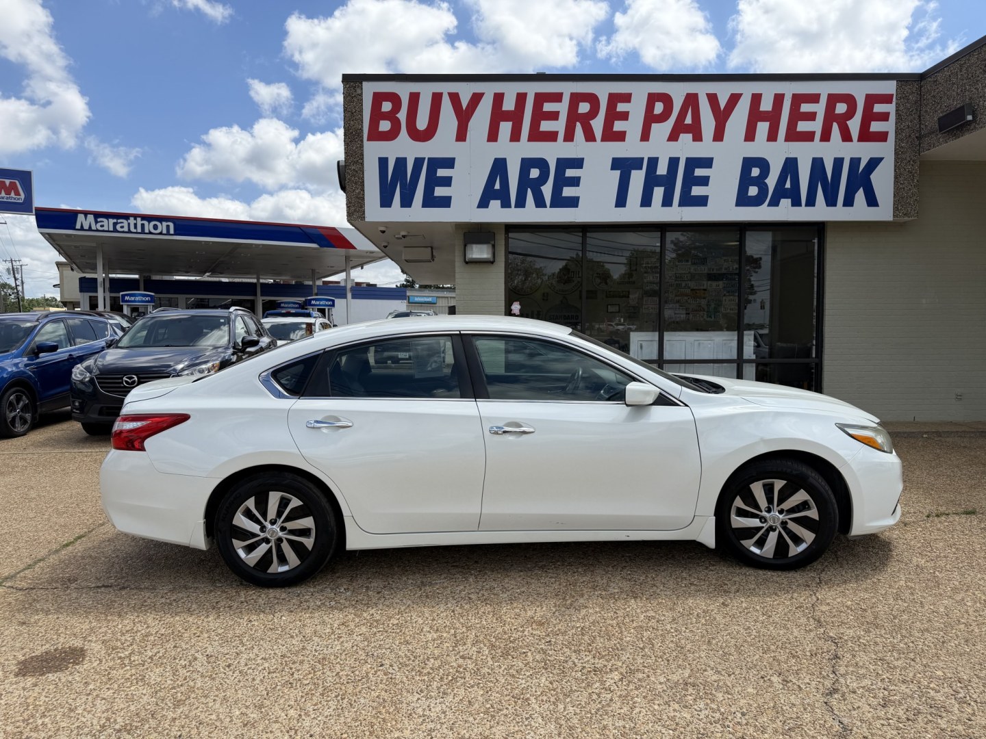 2017 WHITE NISSAN ALTIMA 2.5 S (1N4AL3AP9HN) , located at 922 W. Beacon St., Philadelphia, MS, 39350, (601) 650-3675, 32.770447, -89.127151 - Photo#6