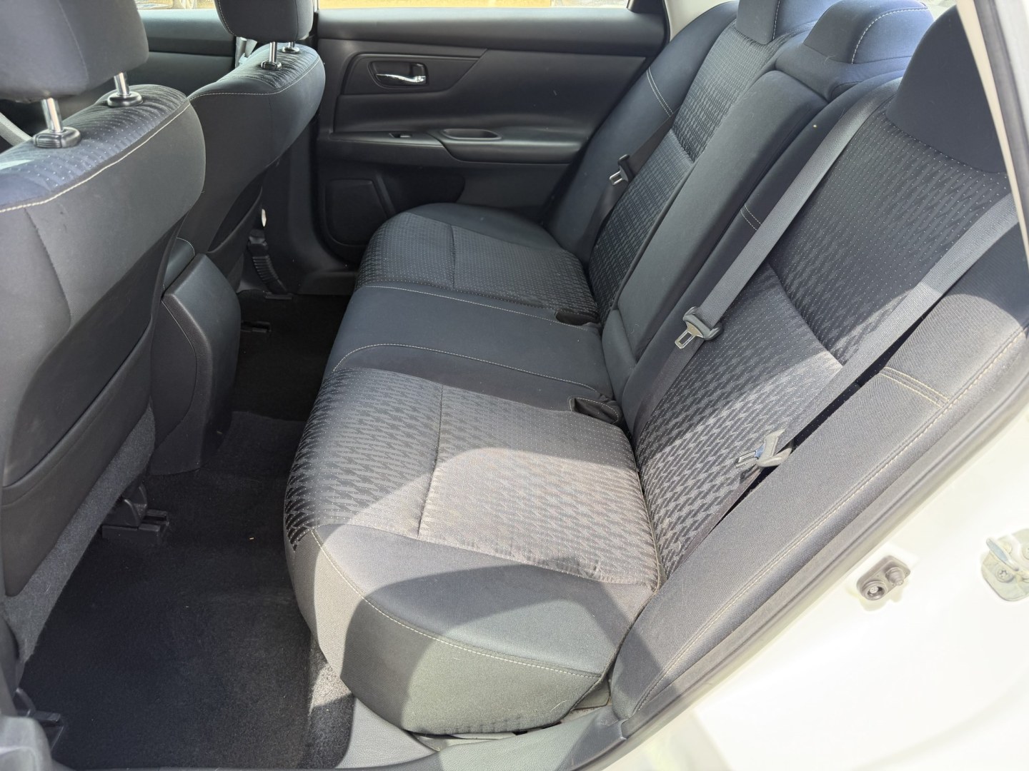 2017 WHITE NISSAN ALTIMA 2.5 S (1N4AL3AP9HN) , located at 922 W. Beacon St., Philadelphia, MS, 39350, (601) 650-3675, 32.770447, -89.127151 - Photo#13