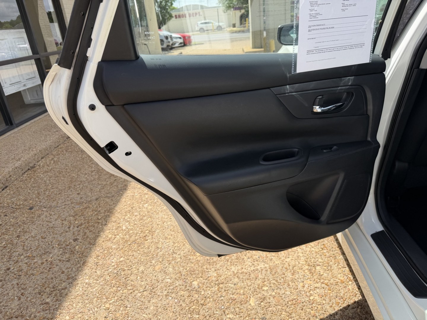 2017 WHITE NISSAN ALTIMA 2.5 S (1N4AL3AP9HN) , located at 922 W. Beacon St., Philadelphia, MS, 39350, (601) 650-3675, 32.770447, -89.127151 - Photo#12