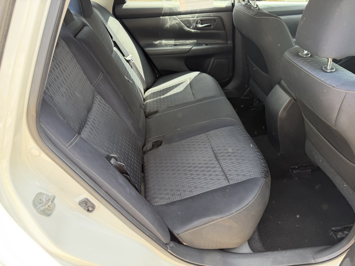 2017 WHITE NISSAN ALTIMA 2.5 S (1N4AL3AP9HN) , located at 922 W. Beacon St., Philadelphia, MS, 39350, (601) 650-3675, 32.770447, -89.127151 - Photo#14