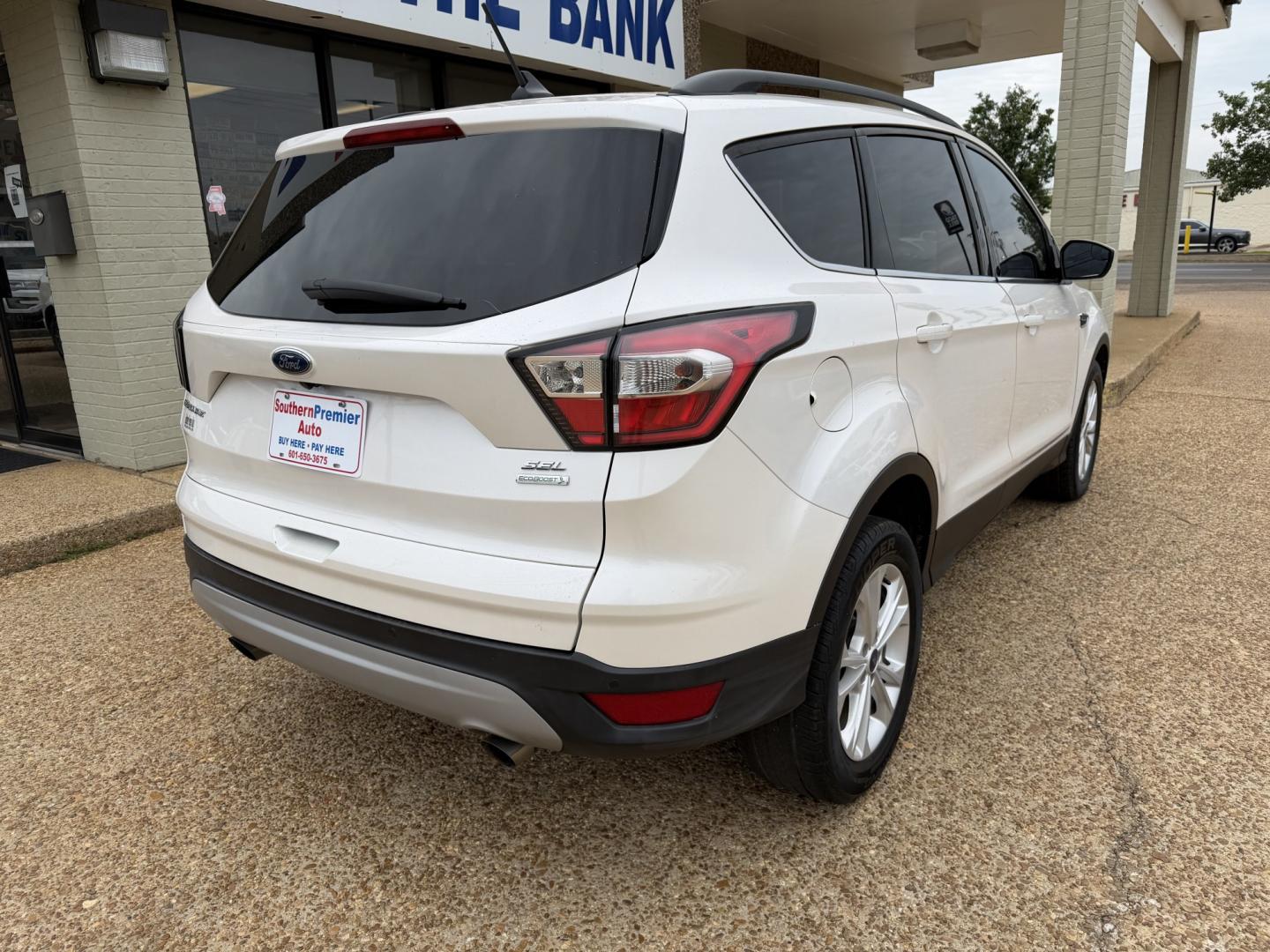 2018 WHITE FORD ESCAPE SEL (1FMCU0HD0JU) , located at 922 W. Beacon St., Philadelphia, MS, 39350, (601) 650-3675, 32.770447, -89.127151 - Photo#5