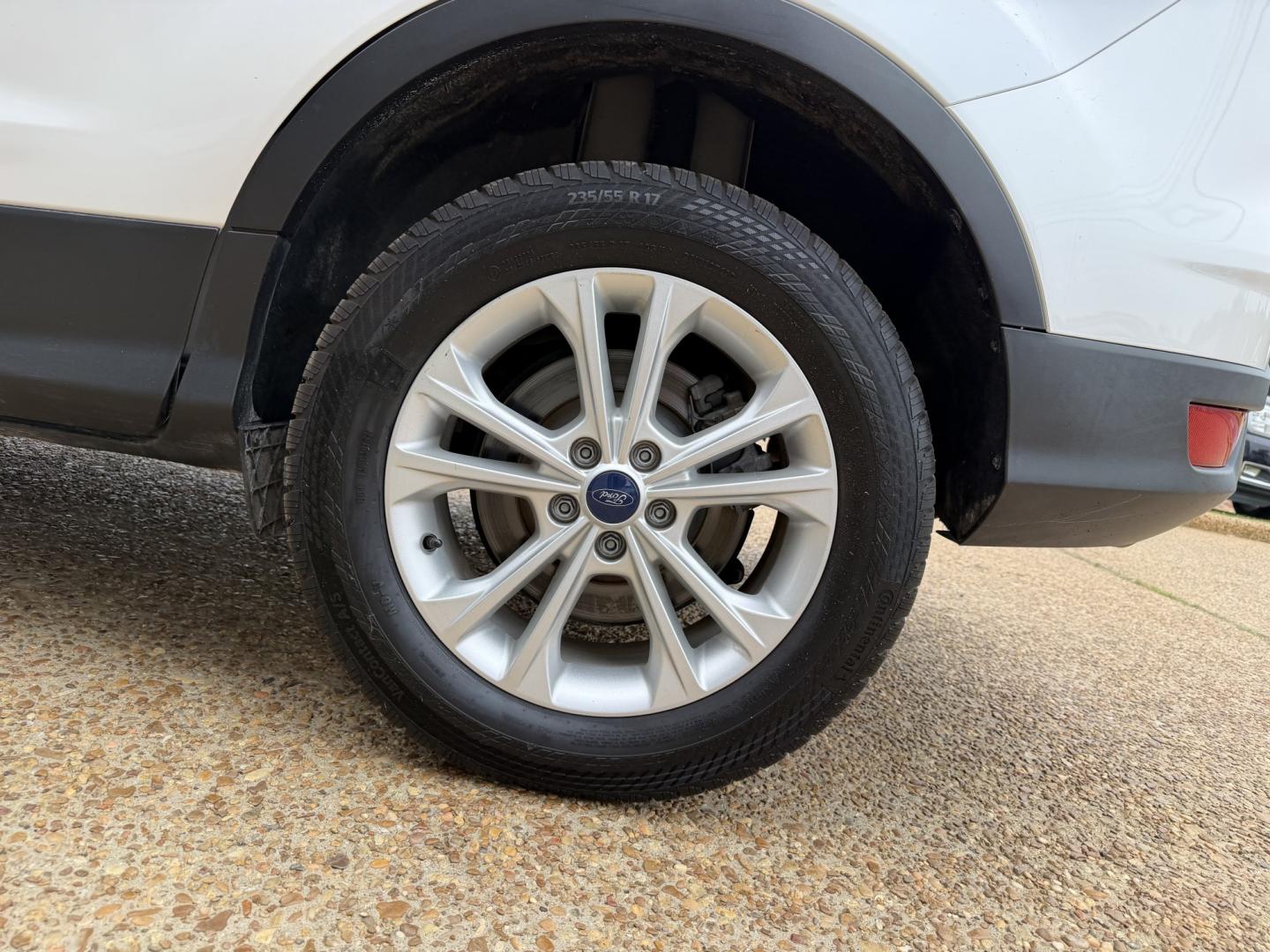 2018 WHITE FORD ESCAPE SEL (1FMCU0HD0JU) , located at 922 W. Beacon St., Philadelphia, MS, 39350, (601) 650-3675, 32.770447, -89.127151 - Photo#7