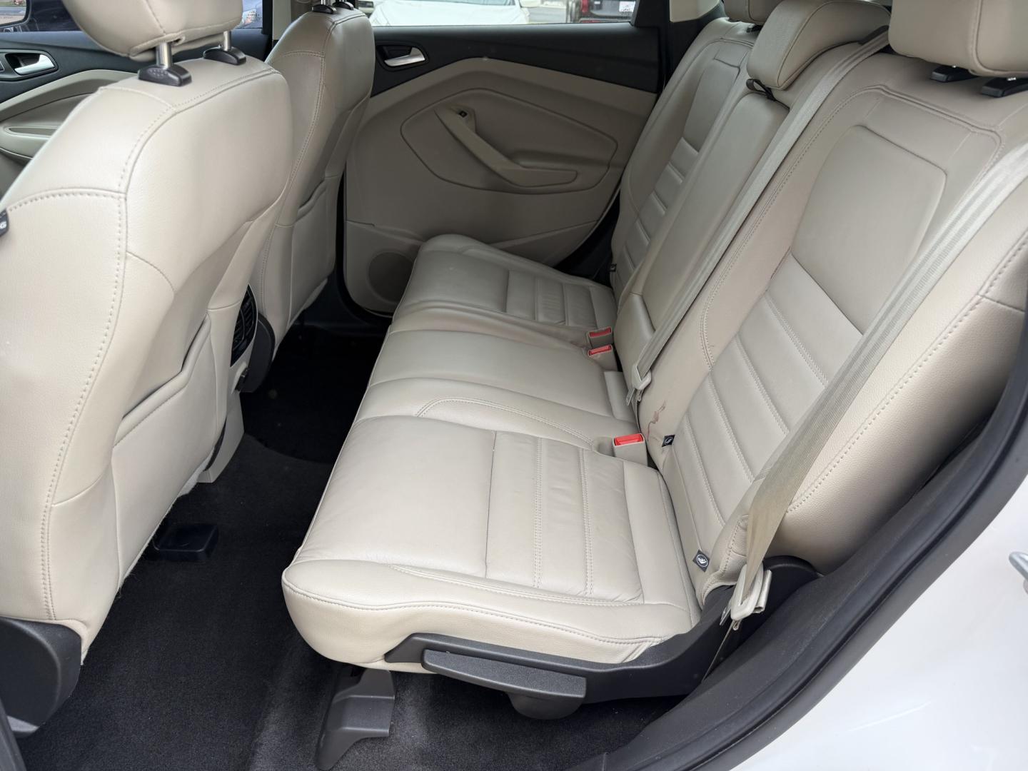 2018 WHITE FORD ESCAPE SEL (1FMCU0HD0JU) , located at 922 W. Beacon St., Philadelphia, MS, 39350, (601) 650-3675, 32.770447, -89.127151 - Photo#13