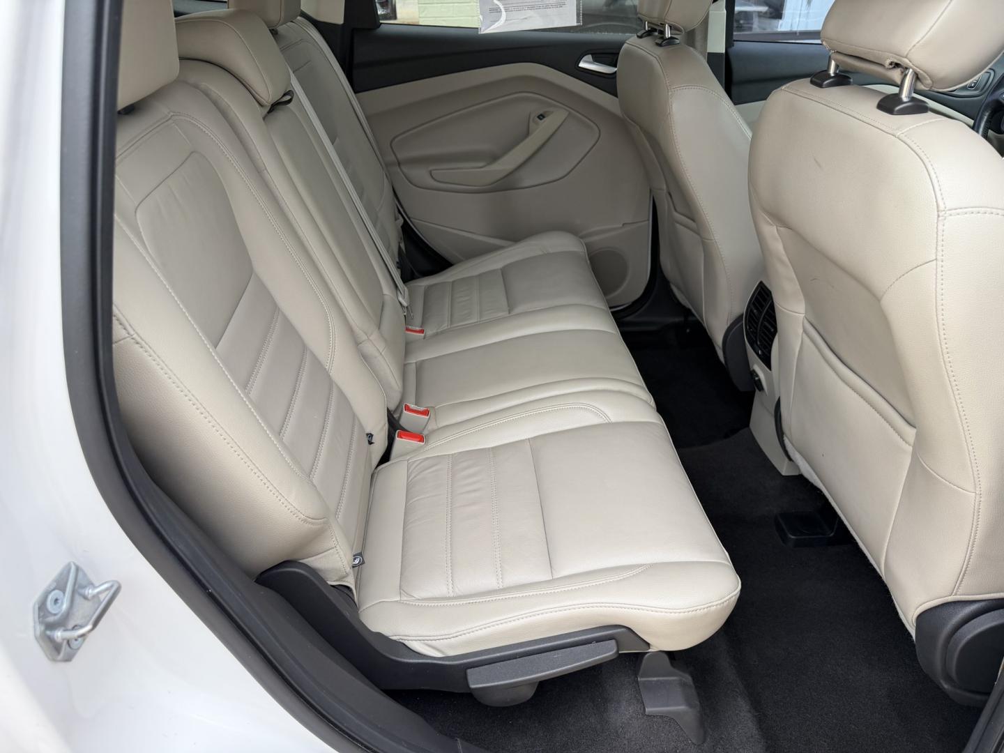 2018 WHITE FORD ESCAPE SEL (1FMCU0HD0JU) , located at 922 W. Beacon St., Philadelphia, MS, 39350, (601) 650-3675, 32.770447, -89.127151 - Photo#14