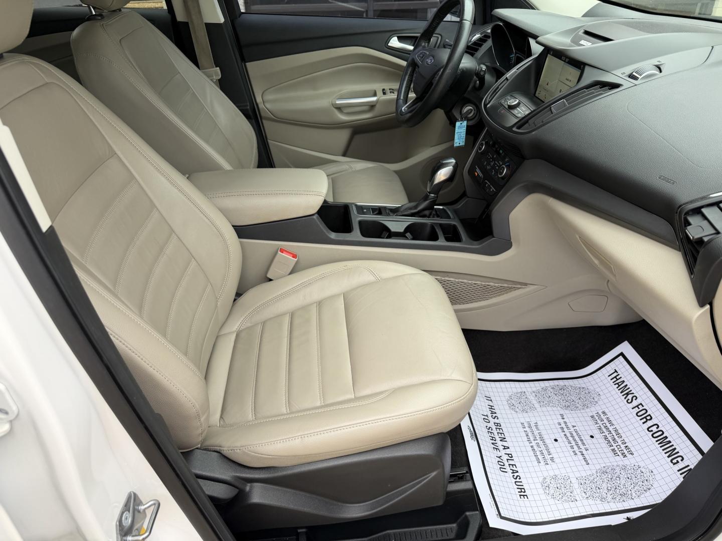 2018 WHITE FORD ESCAPE SEL (1FMCU0HD0JU) , located at 922 W. Beacon St., Philadelphia, MS, 39350, (601) 650-3675, 32.770447, -89.127151 - Photo#10