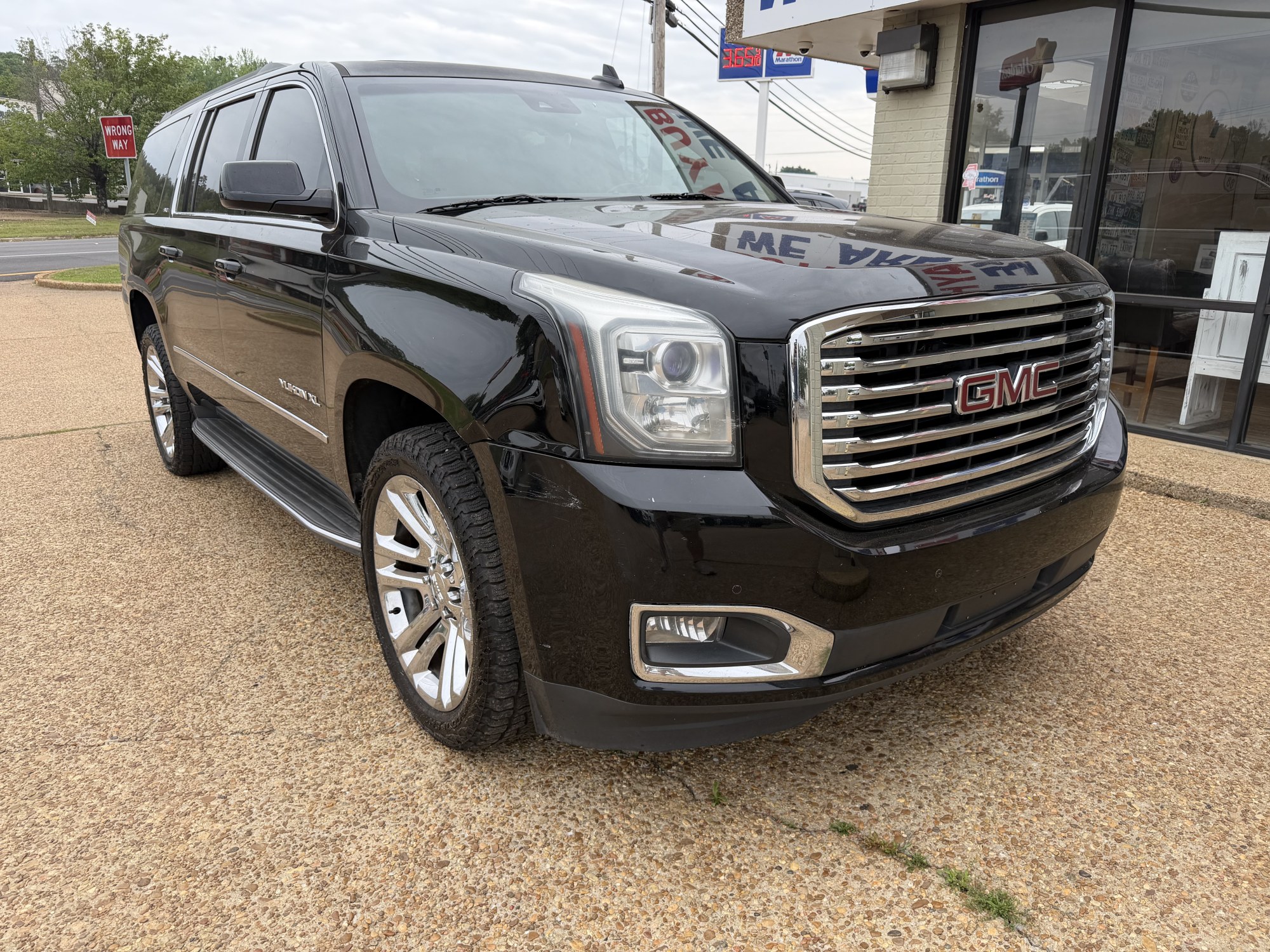 photo of 2017 GMC YUKON XL SLT 