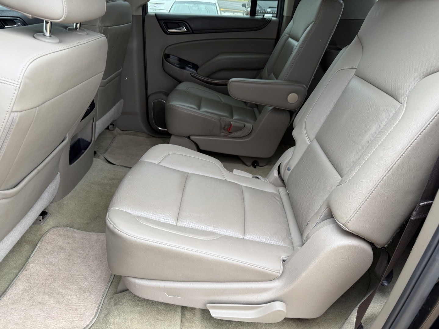 2017 BLACK GMC YUKON XL SLT (1GKS1GKC4HR) , located at 922 W. Beacon St., Philadelphia, MS, 39350, (601) 650-3675, 32.770447, -89.127151 - Photo#12