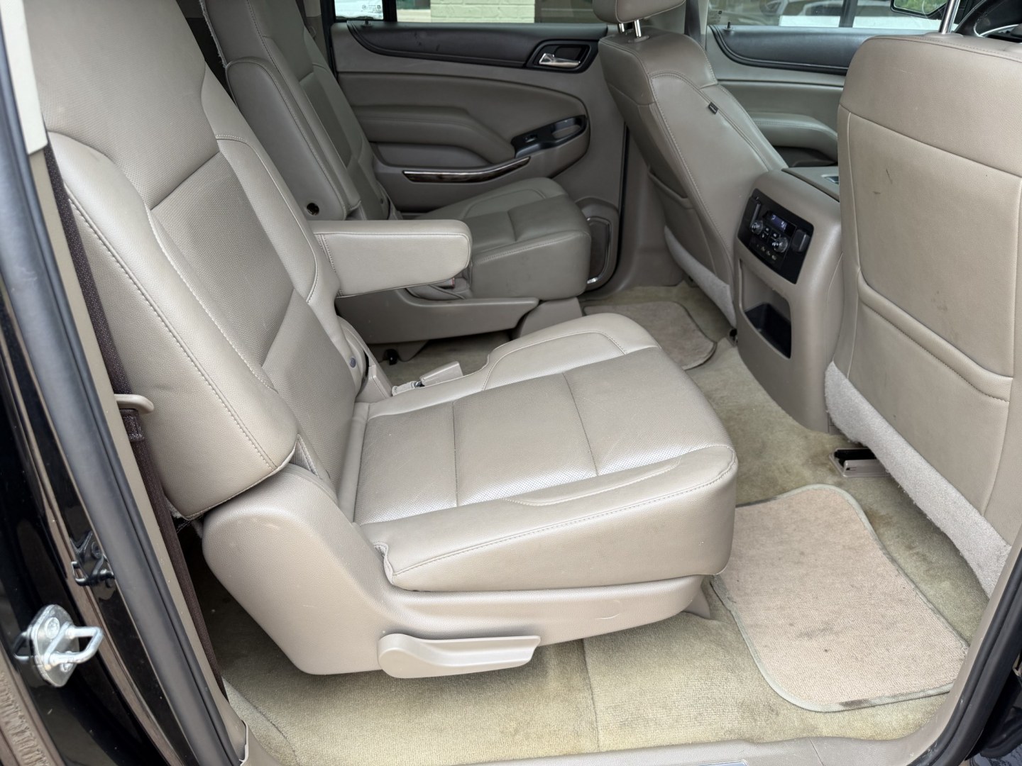 2017 BLACK GMC YUKON XL SLT (1GKS1GKC4HR) , located at 922 W. Beacon St., Philadelphia, MS, 39350, (601) 650-3675, 32.770447, -89.127151 - Photo#13