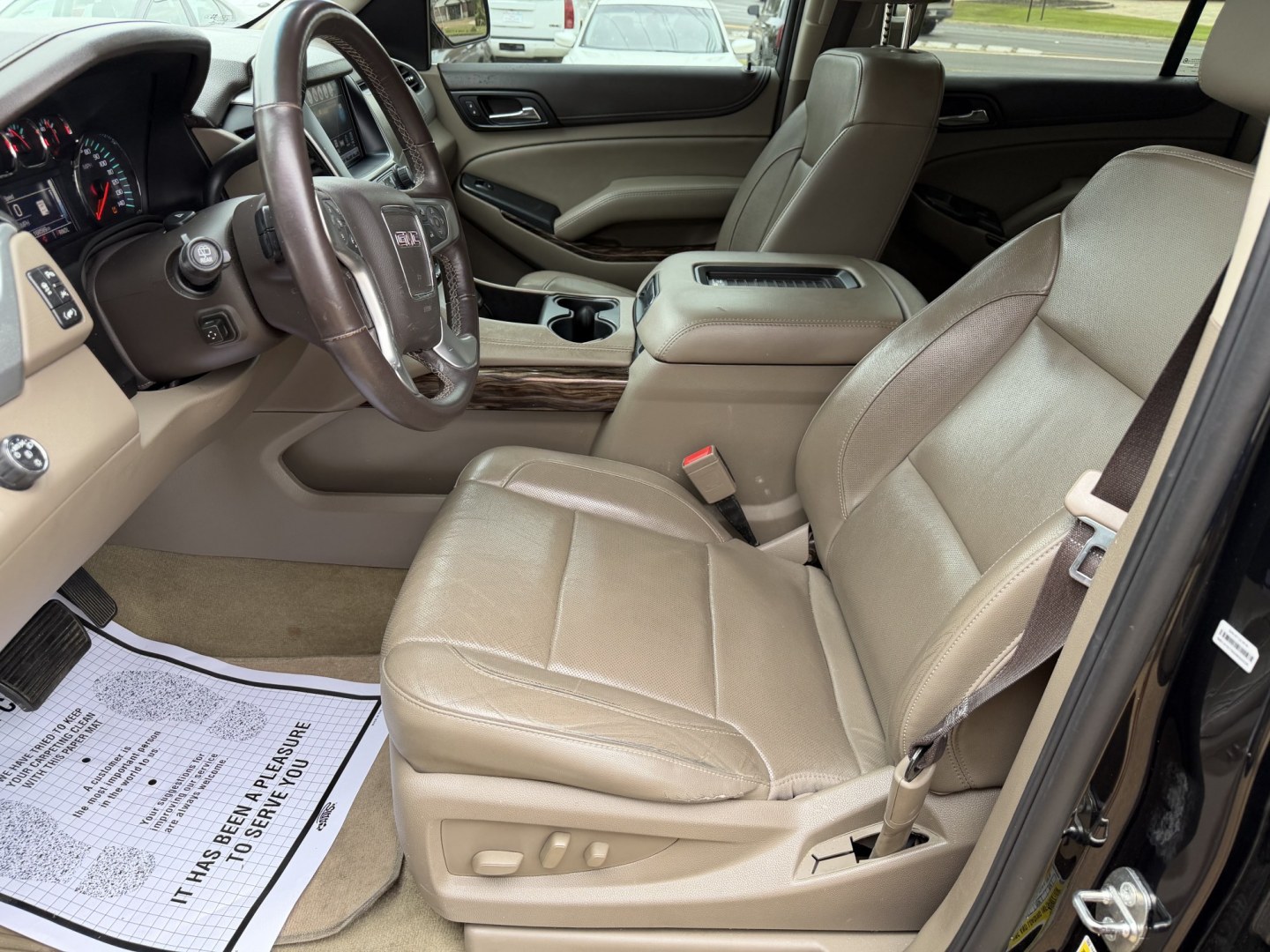 2017 BLACK GMC YUKON XL SLT (1GKS1GKC4HR) , located at 922 W. Beacon St., Philadelphia, MS, 39350, (601) 650-3675, 32.770447, -89.127151 - Photo#9