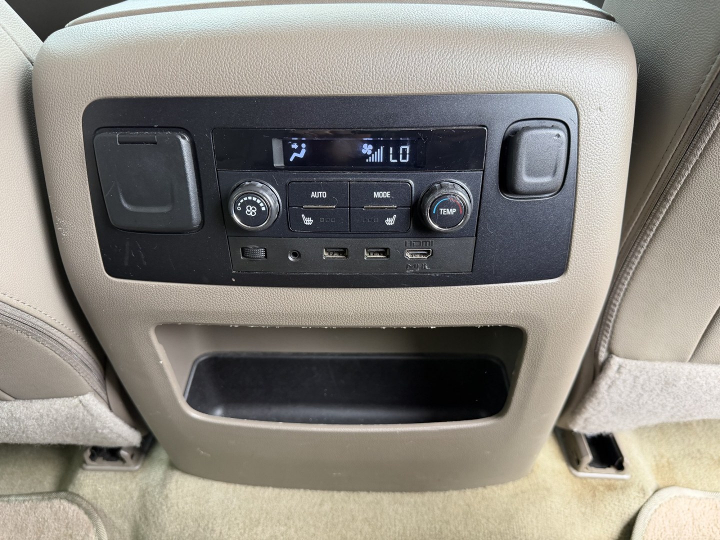 2017 BLACK GMC YUKON XL SLT (1GKS1GKC4HR) , located at 922 W. Beacon St., Philadelphia, MS, 39350, (601) 650-3675, 32.770447, -89.127151 - Photo#17