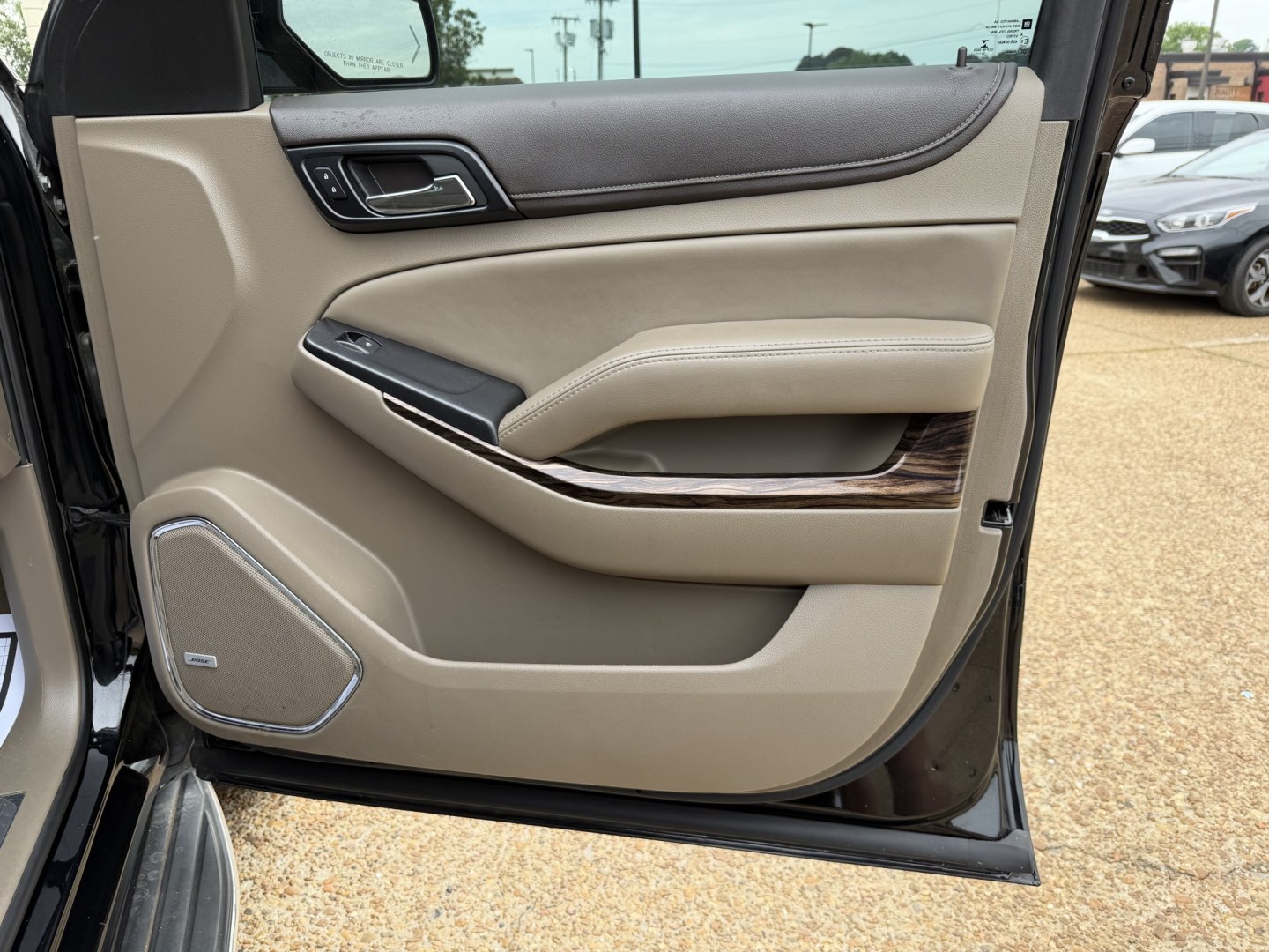 2017 BLACK GMC YUKON XL SLT (1GKS1GKC4HR) , located at 922 W. Beacon St., Philadelphia, MS, 39350, (601) 650-3675, 32.770447, -89.127151 - Photo#11