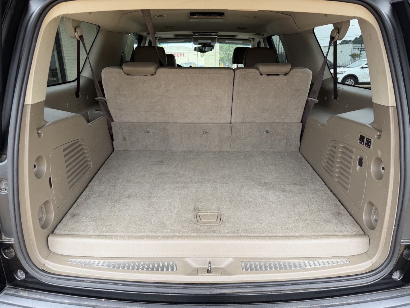 2017 BLACK GMC YUKON XL SLT (1GKS1GKC4HR) , located at 922 W. Beacon St., Philadelphia, MS, 39350, (601) 650-3675, 32.770447, -89.127151 - Photo#19