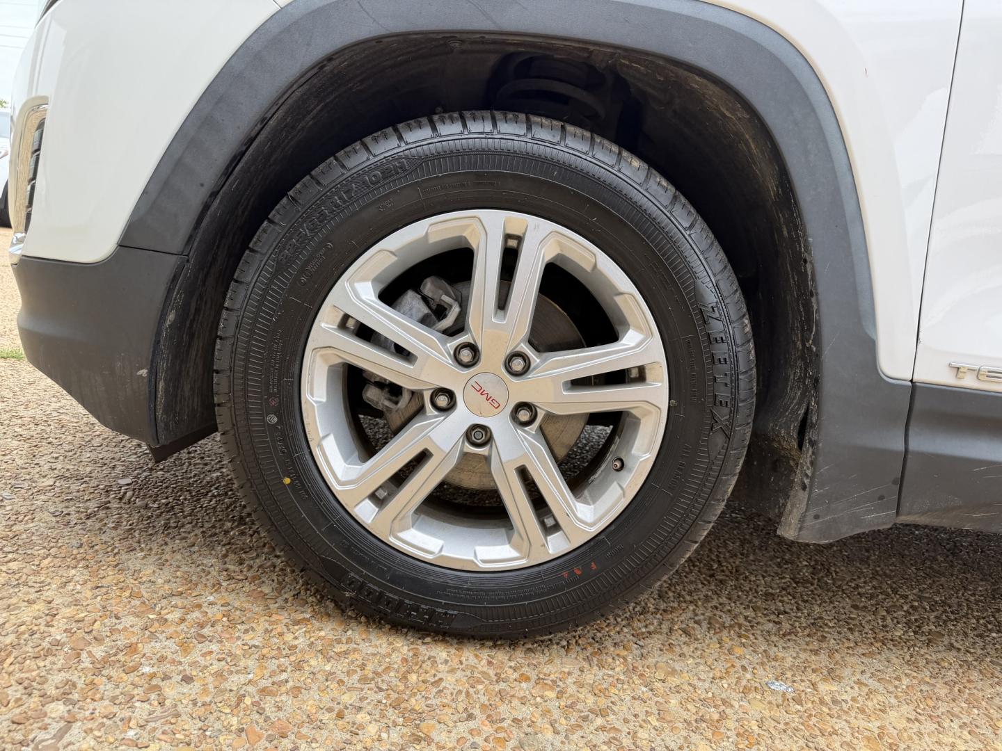 2018 WHITE GMC TERRAIN SLE (3GKALMEV7JL) , located at 922 W. Beacon St., Philadelphia, MS, 39350, (601) 650-3675, 32.770447, -89.127151 - Photo#7