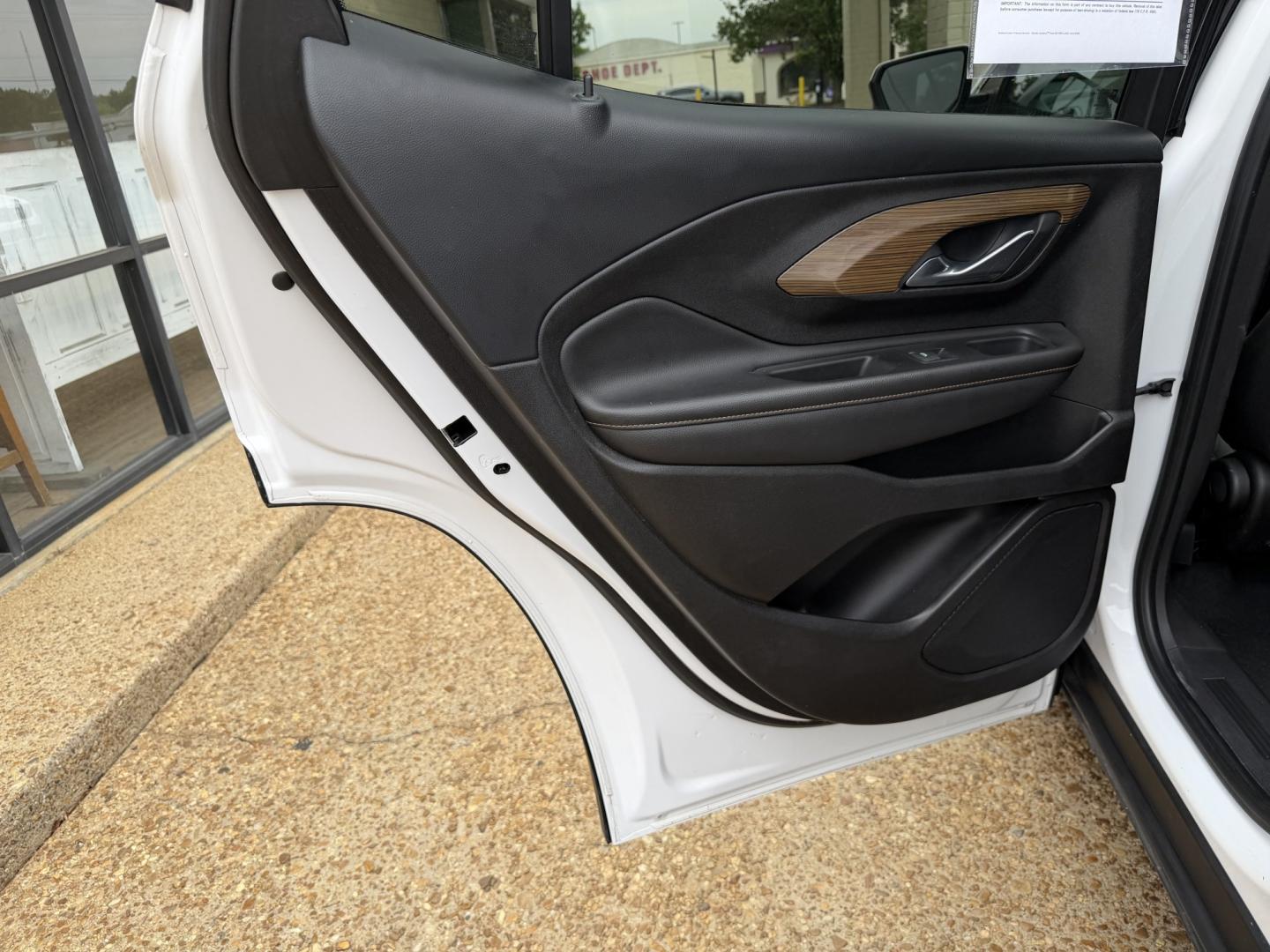 2018 WHITE GMC TERRAIN SLE (3GKALMEV7JL) , located at 922 W. Beacon St., Philadelphia, MS, 39350, (601) 650-3675, 32.770447, -89.127151 - Photo#12