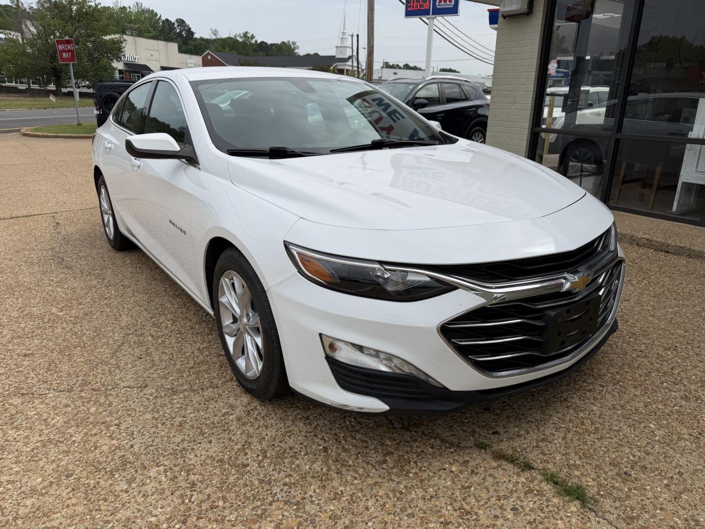 2020 WHITE CHEVROLET MALIBU LT (1LT) (1G1ZD5ST8LF) , located at 922 W. Beacon St., Philadelphia, MS, 39350, (601) 650-3675, 32.770447, -89.127151 - Photo#0