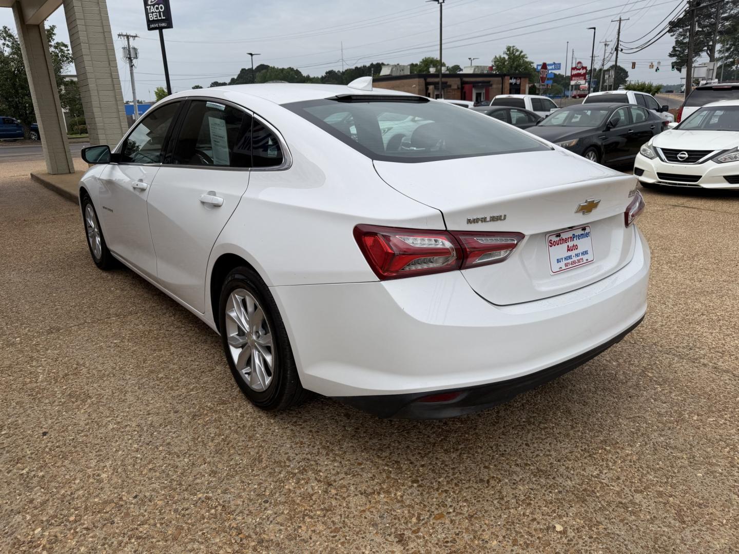 2020 WHITE CHEVROLET MALIBU LT (1LT) (1G1ZD5ST8LF) , located at 922 W. Beacon St., Philadelphia, MS, 39350, (601) 650-3675, 32.770447, -89.127151 - Photo#3
