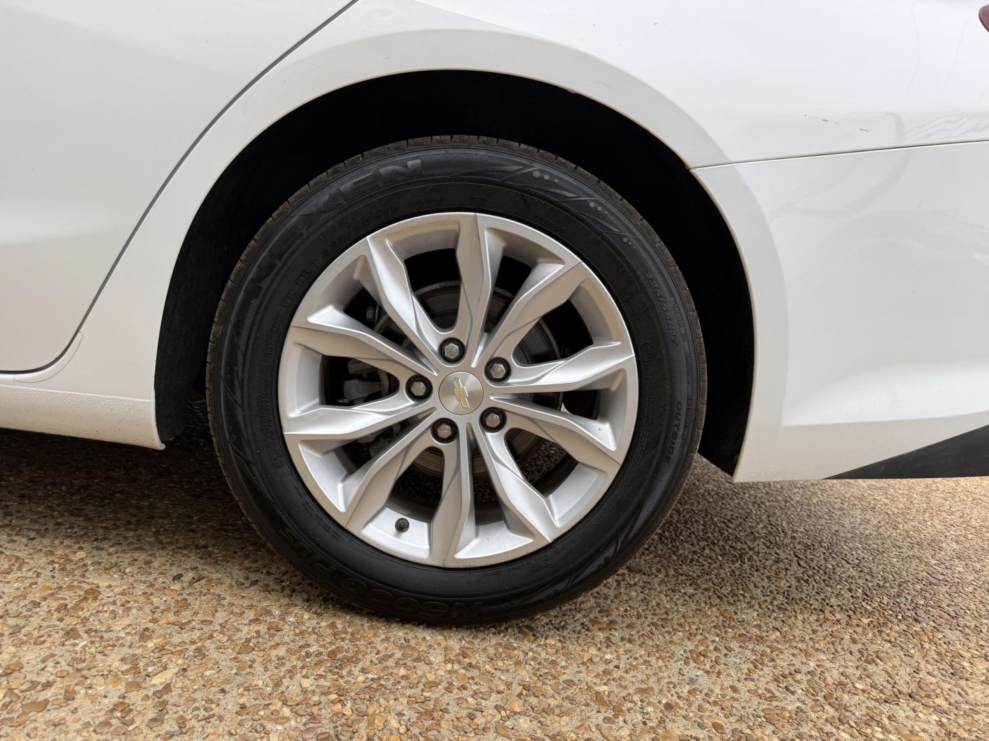 2020 WHITE CHEVROLET MALIBU LT (1LT) (1G1ZD5ST8LF) , located at 922 W. Beacon St., Philadelphia, MS, 39350, (601) 650-3675, 32.770447, -89.127151 - Photo#7