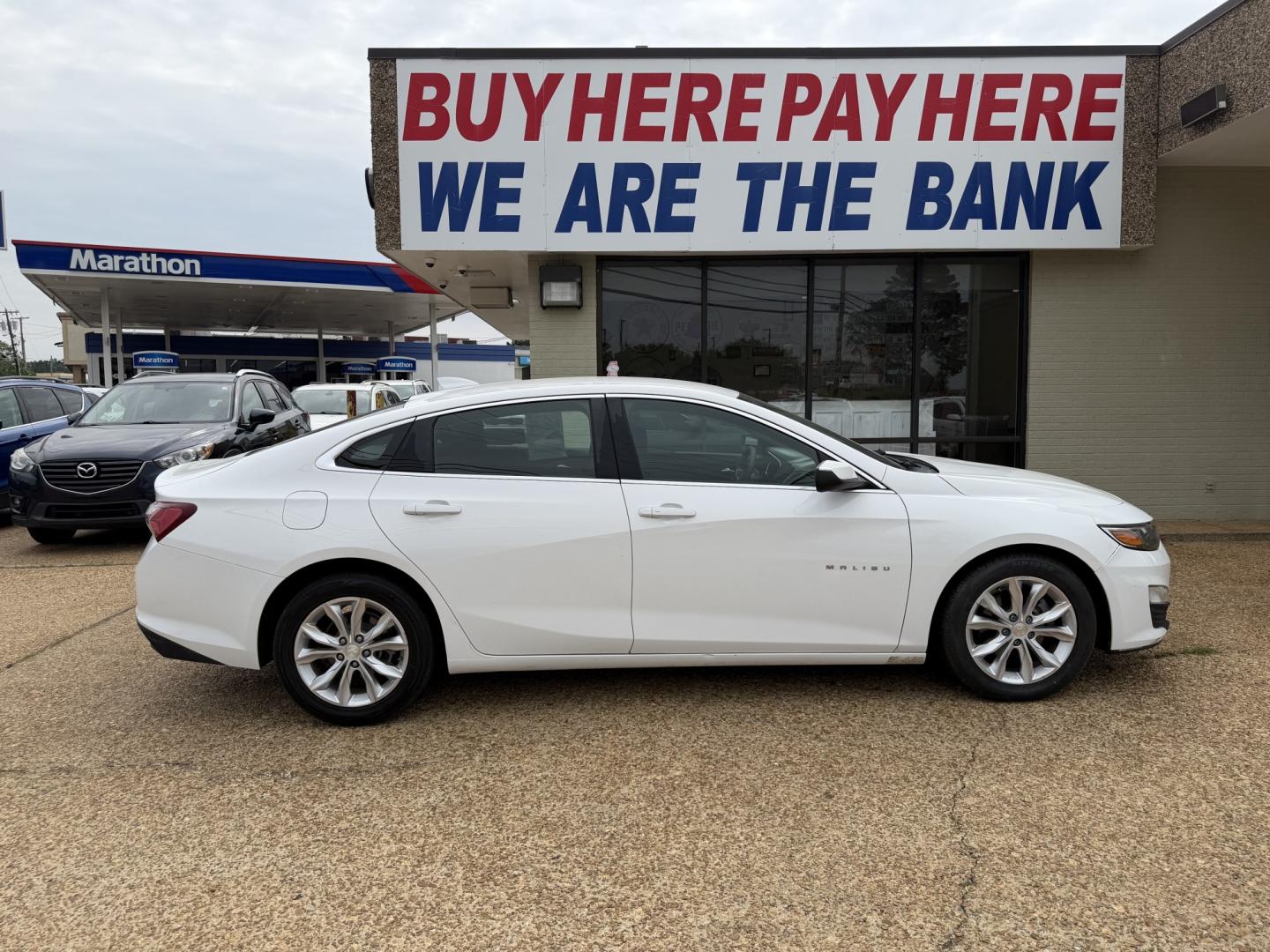 2020 WHITE CHEVROLET MALIBU LT (1LT) (1G1ZD5ST8LF) , located at 922 W. Beacon St., Philadelphia, MS, 39350, (601) 650-3675, 32.770447, -89.127151 - Photo#6