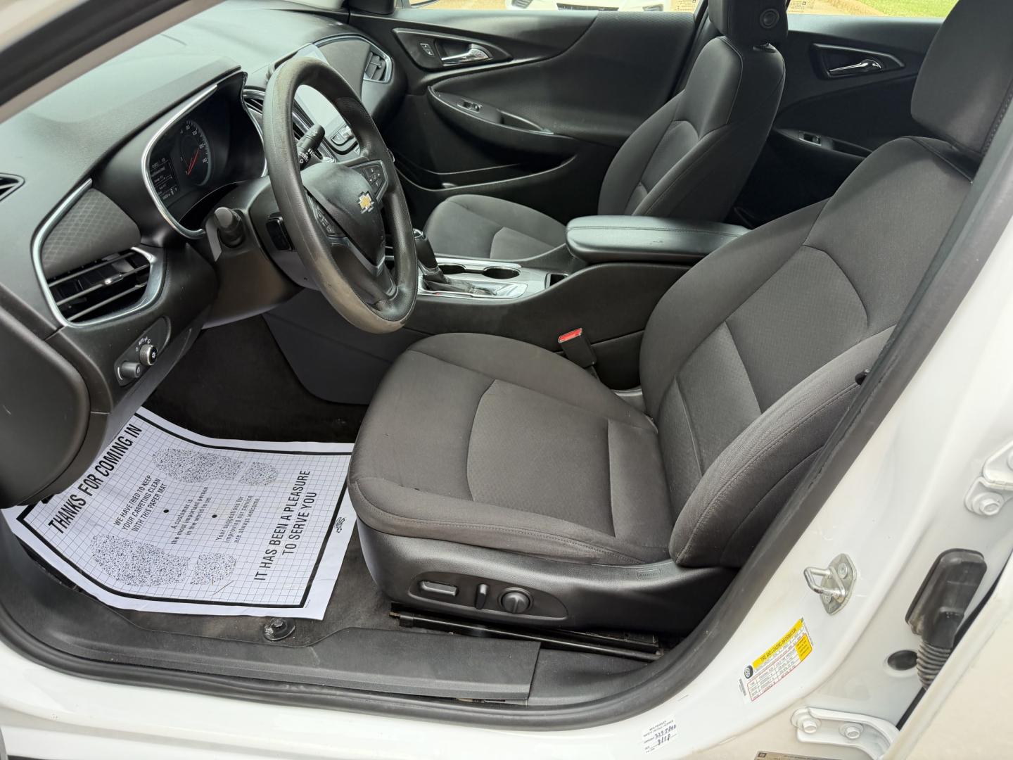 2020 WHITE CHEVROLET MALIBU LT (1LT) (1G1ZD5ST8LF) , located at 922 W. Beacon St., Philadelphia, MS, 39350, (601) 650-3675, 32.770447, -89.127151 - Photo#9