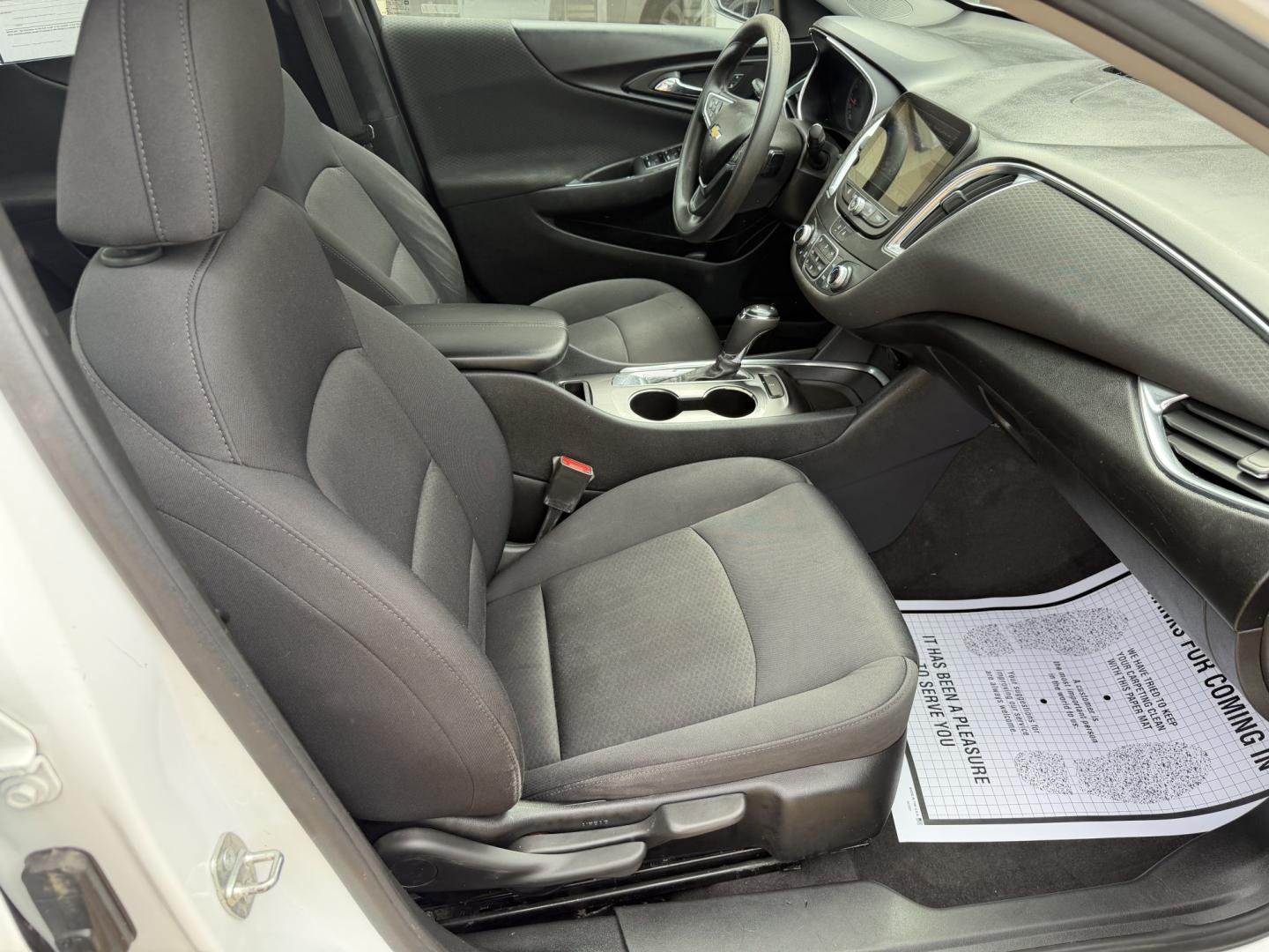 2020 WHITE CHEVROLET MALIBU LT (1LT) (1G1ZD5ST8LF) , located at 922 W. Beacon St., Philadelphia, MS, 39350, (601) 650-3675, 32.770447, -89.127151 - Photo#10