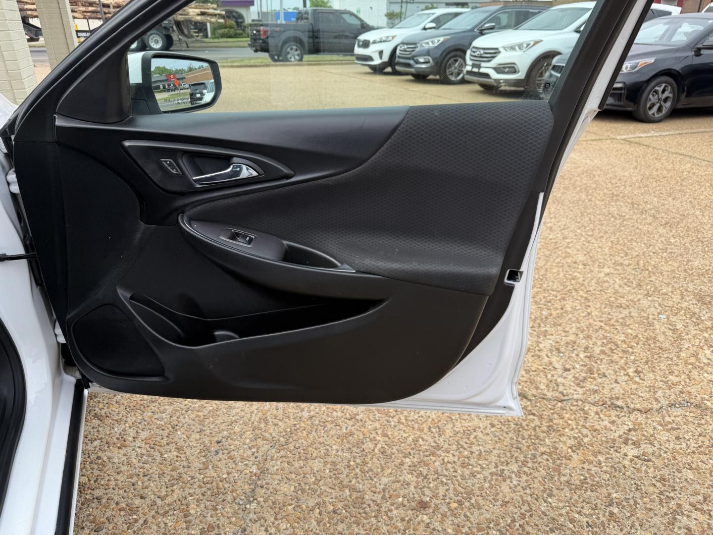 2020 WHITE CHEVROLET MALIBU LT (1LT) (1G1ZD5ST8LF) , located at 922 W. Beacon St., Philadelphia, MS, 39350, (601) 650-3675, 32.770447, -89.127151 - Photo#11