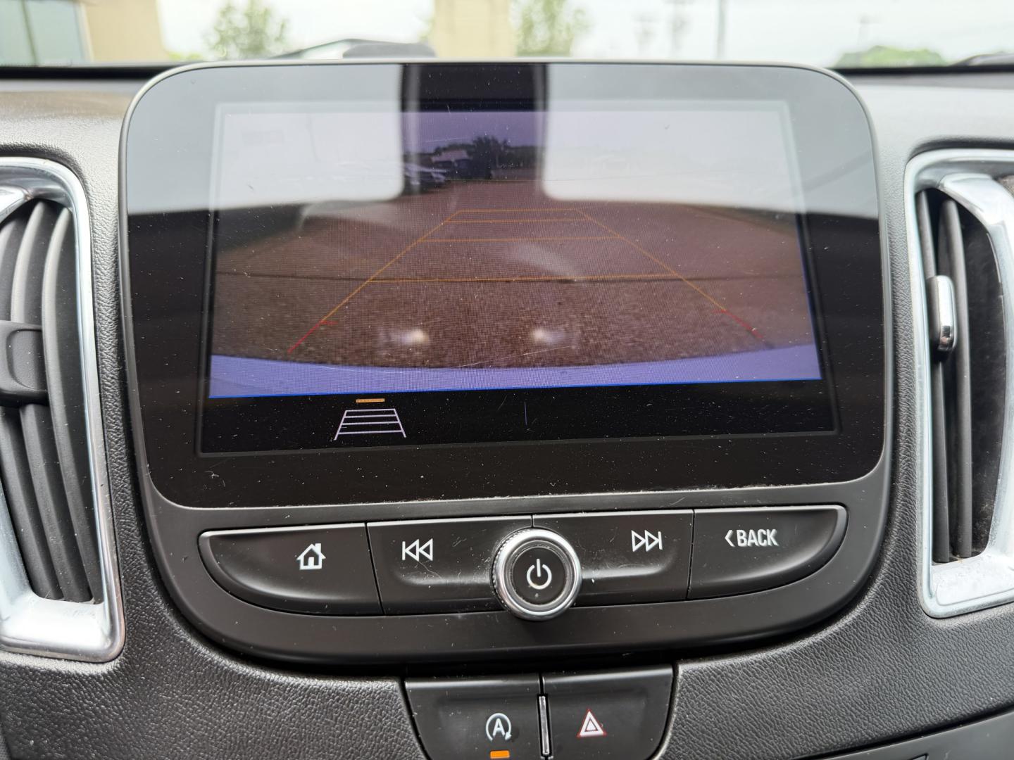 2020 WHITE CHEVROLET MALIBU LT (1LT) (1G1ZD5ST8LF) , located at 922 W. Beacon St., Philadelphia, MS, 39350, (601) 650-3675, 32.770447, -89.127151 - Photo#18