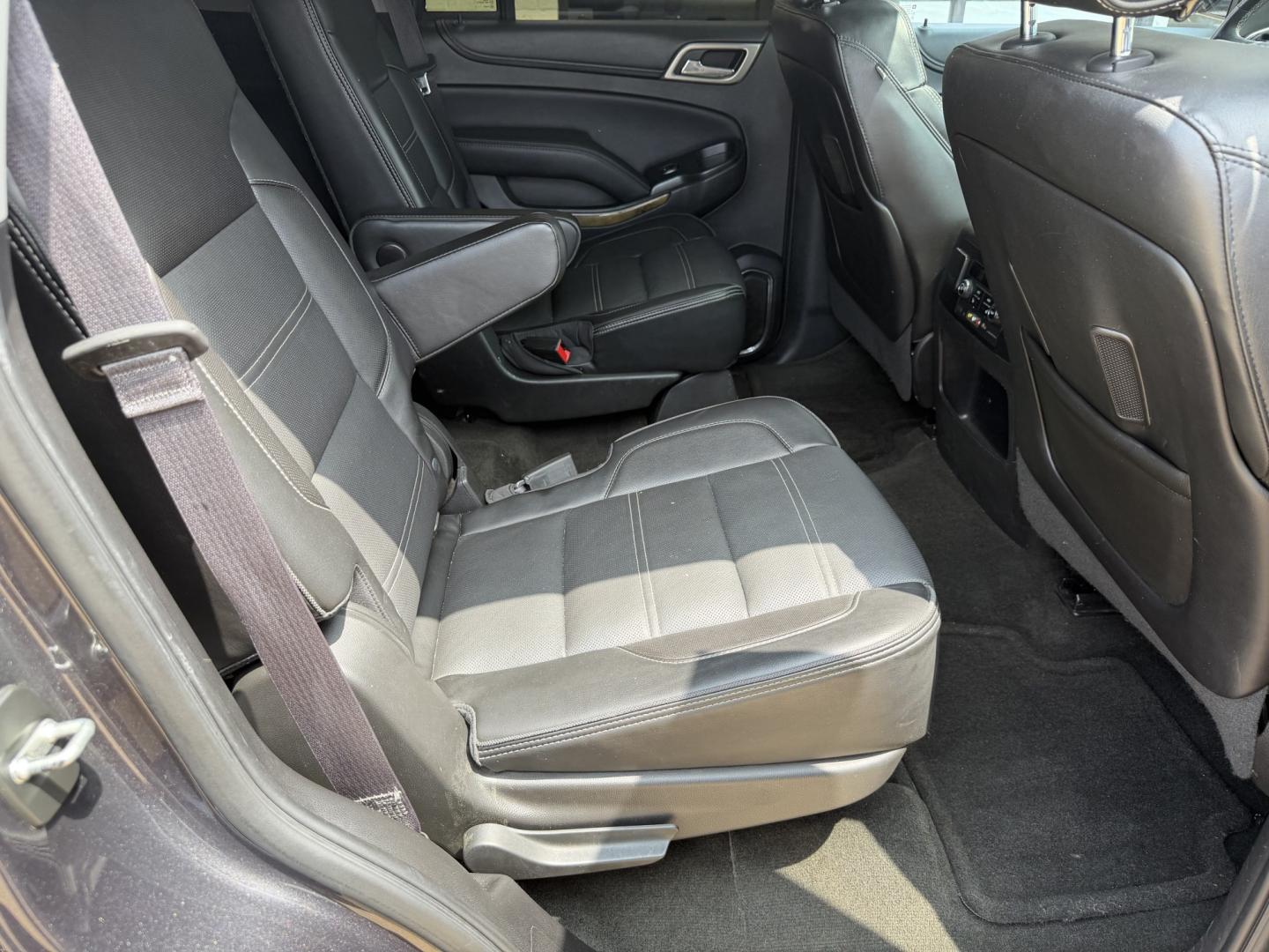 2016 GRAY GMC YUKON DENALI (1GKS2CKJ9GR) , located at 922 W. Beacon St., Philadelphia, MS, 39350, (601) 650-3675, 32.770447, -89.127151 - Photo#14