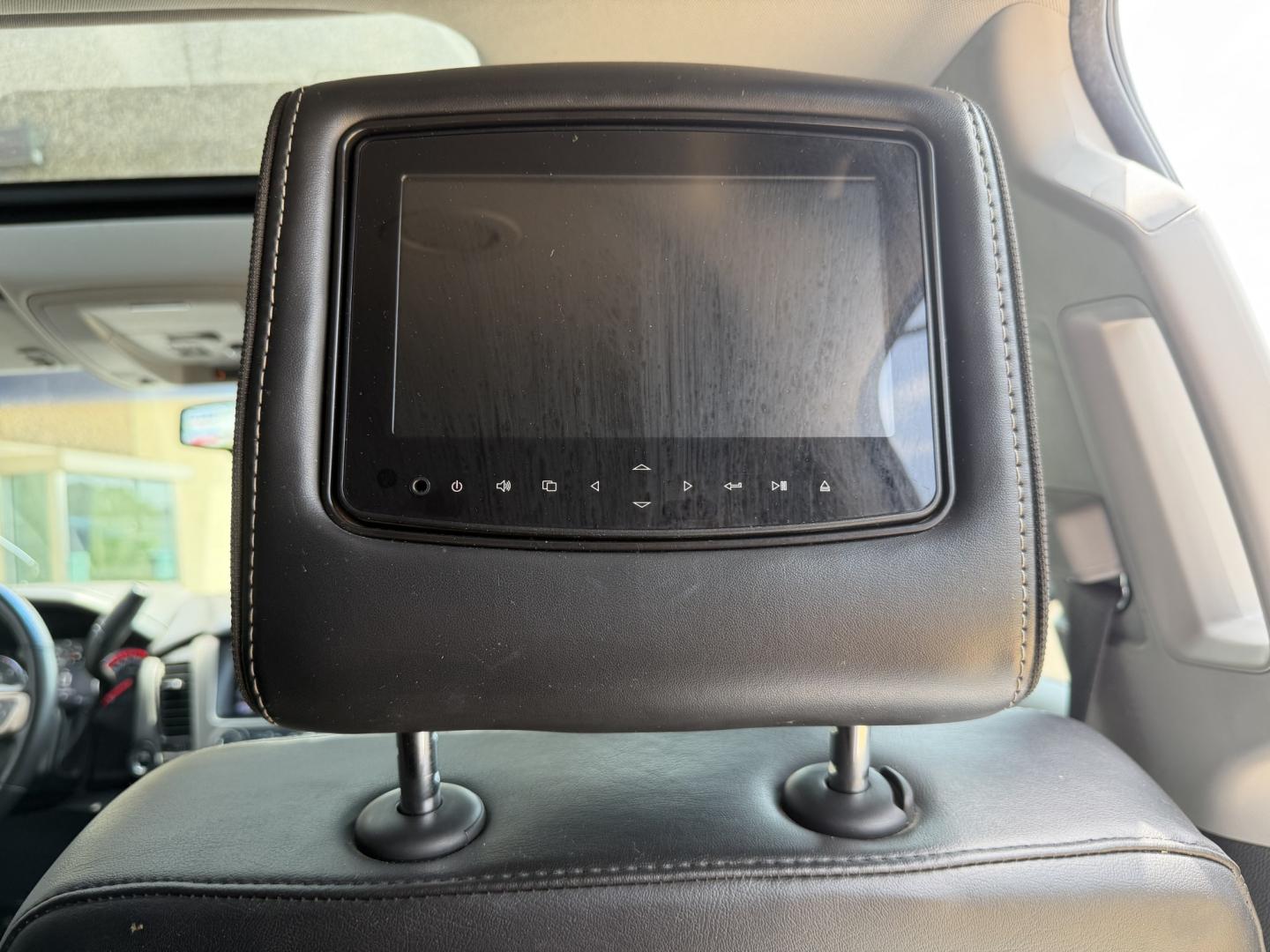 2016 GRAY GMC YUKON DENALI (1GKS2CKJ9GR) , located at 922 W. Beacon St., Philadelphia, MS, 39350, (601) 650-3675, 32.770447, -89.127151 - Photo#20