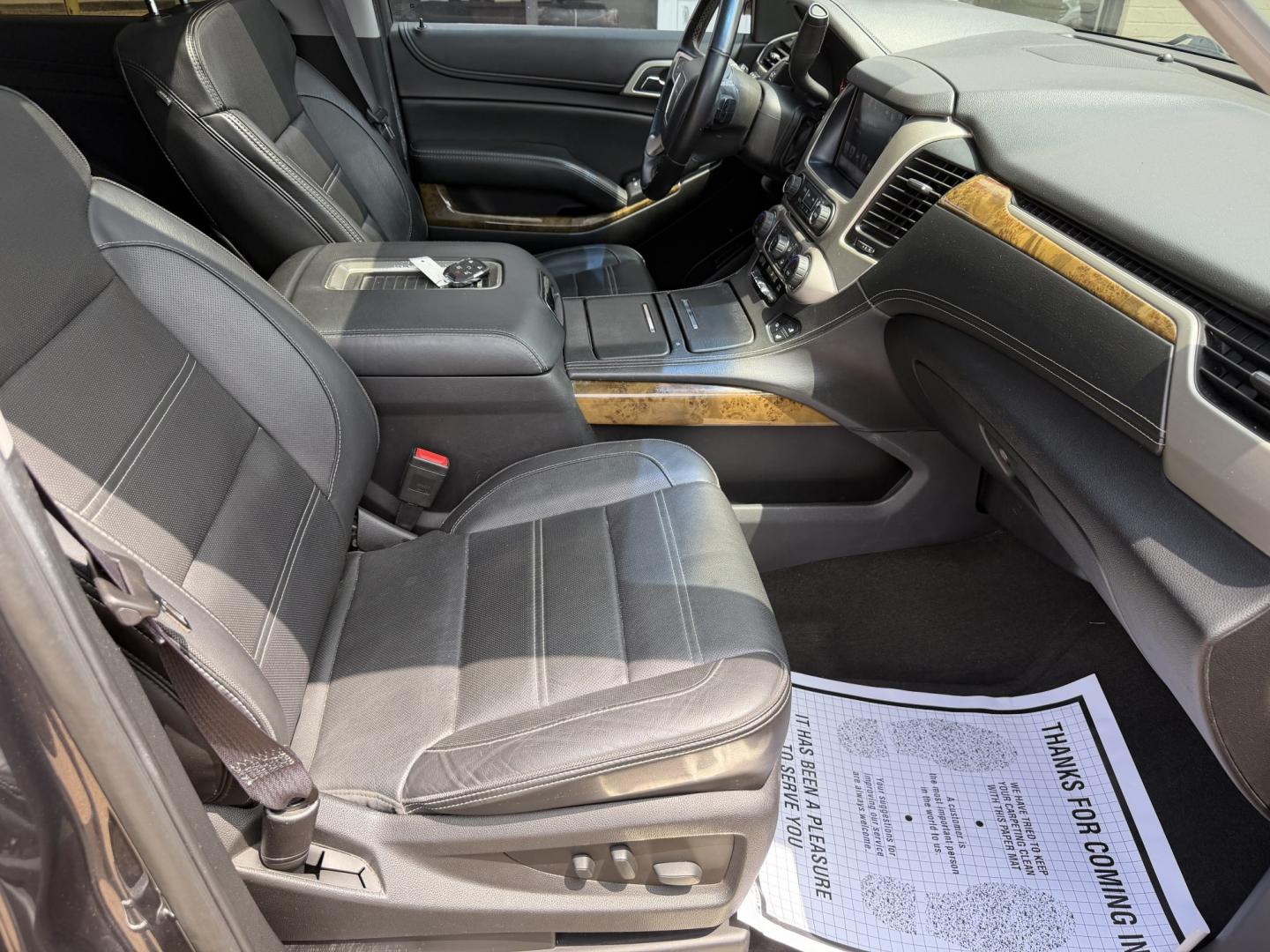 2016 GRAY GMC YUKON DENALI (1GKS2CKJ9GR) , located at 922 W. Beacon St., Philadelphia, MS, 39350, (601) 650-3675, 32.770447, -89.127151 - Photo#10