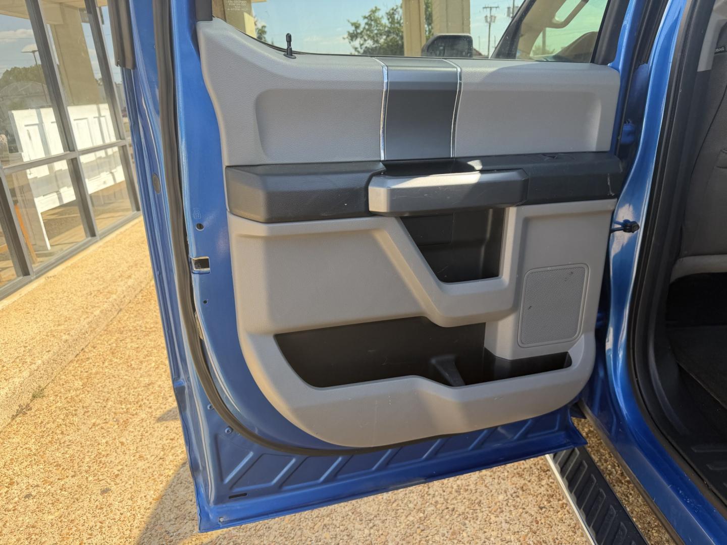 2015 BLUE FORD F-150 XLT (1FTEW1CPXFK) , located at 922 W. Beacon St., Philadelphia, MS, 39350, (601) 650-3675, 32.770447, -89.127151- Photo#12