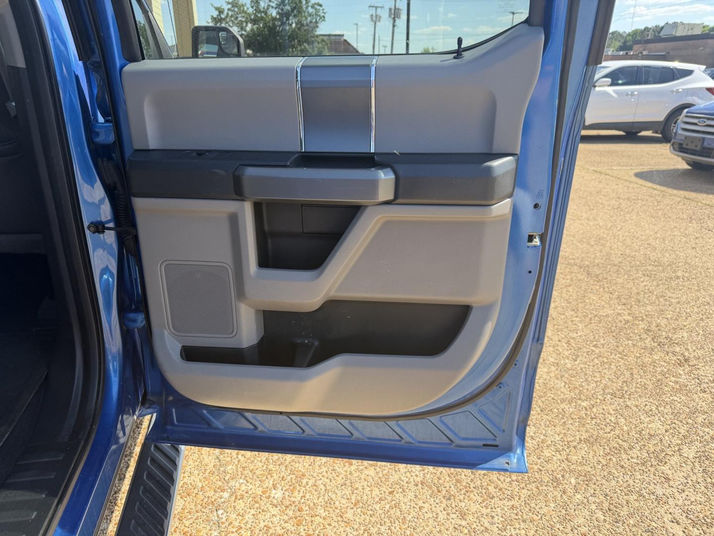 2015 BLUE FORD F-150 XLT (1FTEW1CPXFK) , located at 922 W. Beacon St., Philadelphia, MS, 39350, (601) 650-3675, 32.770447, -89.127151 - Photo#15