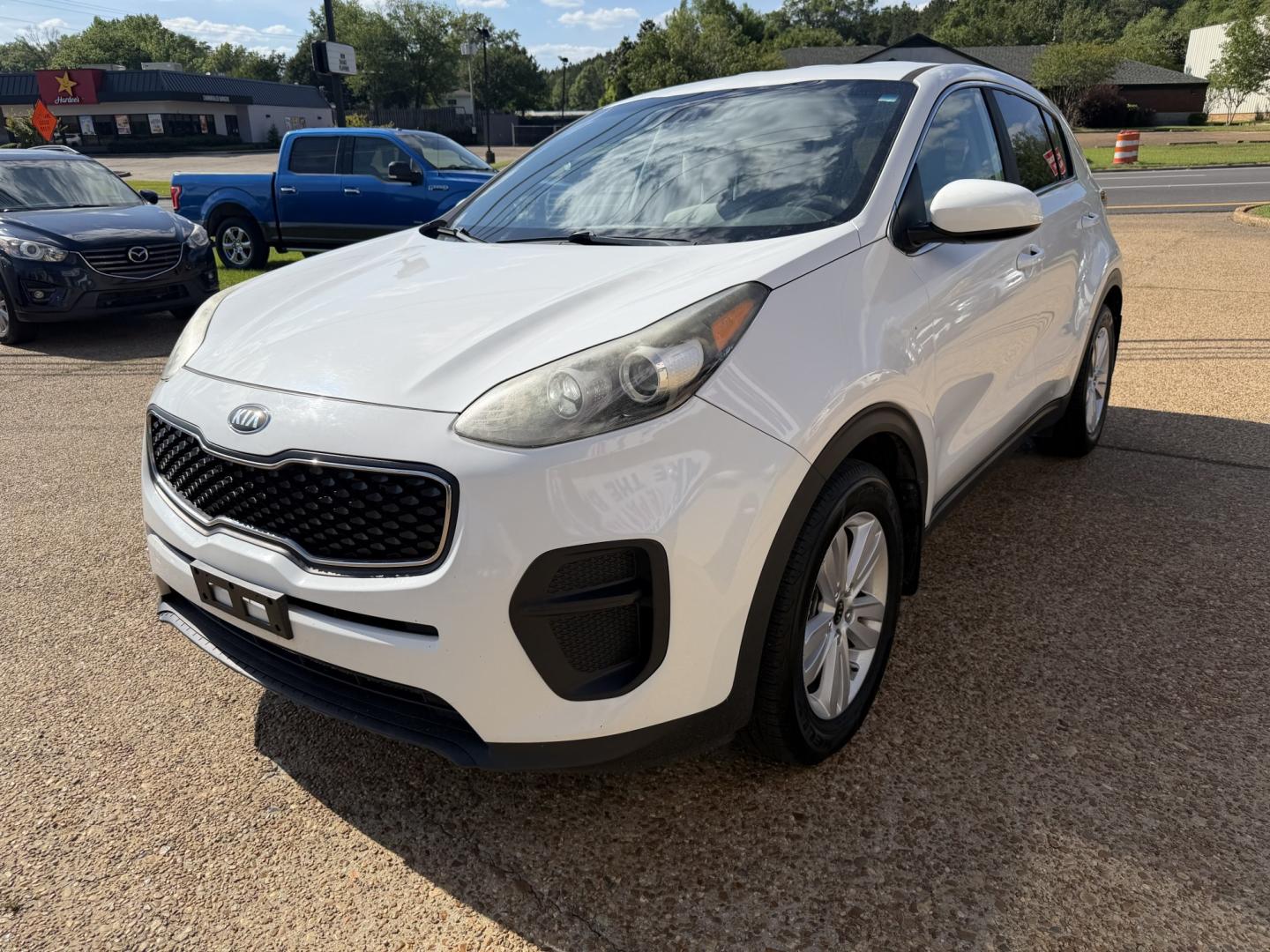 2018 WHITE KIA SPORTAGE LX (KNDPM3AC8J7) , located at 922 W. Beacon St., Philadelphia, MS, 39350, (601) 650-3675, 32.770447, -89.127151 - Photo#2