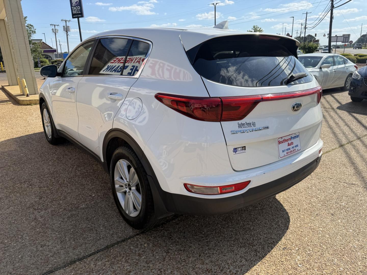 2018 WHITE KIA SPORTAGE LX (KNDPM3AC8J7) , located at 922 W. Beacon St., Philadelphia, MS, 39350, (601) 650-3675, 32.770447, -89.127151 - Photo#3