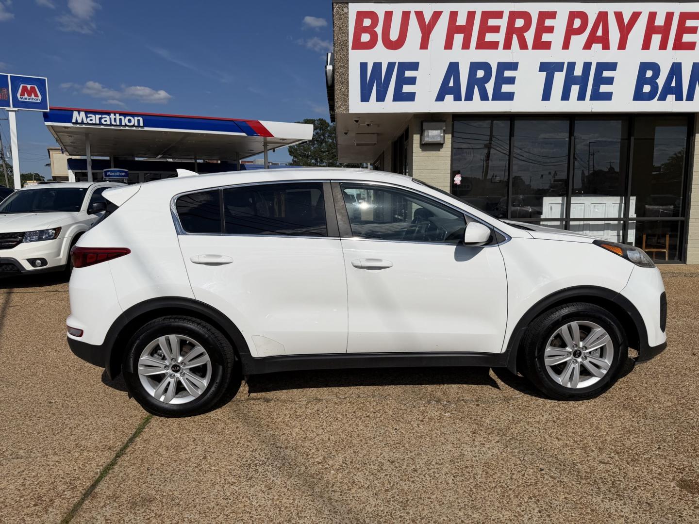 2018 WHITE KIA SPORTAGE LX (KNDPM3AC8J7) , located at 922 W. Beacon St., Philadelphia, MS, 39350, (601) 650-3675, 32.770447, -89.127151 - Photo#6