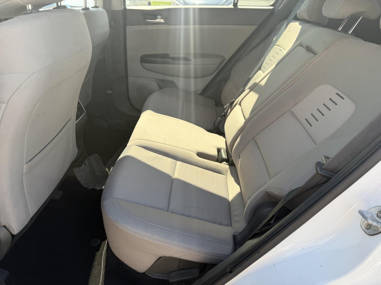 2018 WHITE KIA SPORTAGE LX (KNDPM3AC8J7) , located at 922 W. Beacon St., Philadelphia, MS, 39350, (601) 650-3675, 32.770447, -89.127151 - Photo#13