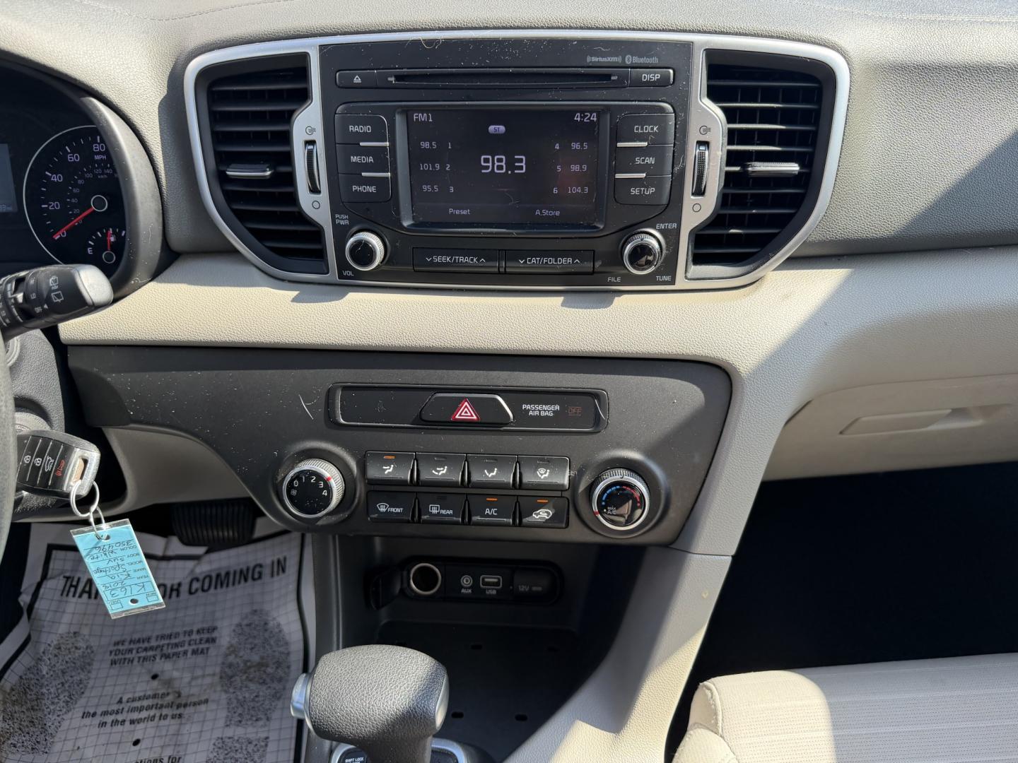 2018 WHITE KIA SPORTAGE LX (KNDPM3AC8J7) , located at 922 W. Beacon St., Philadelphia, MS, 39350, (601) 650-3675, 32.770447, -89.127151 - Photo#17