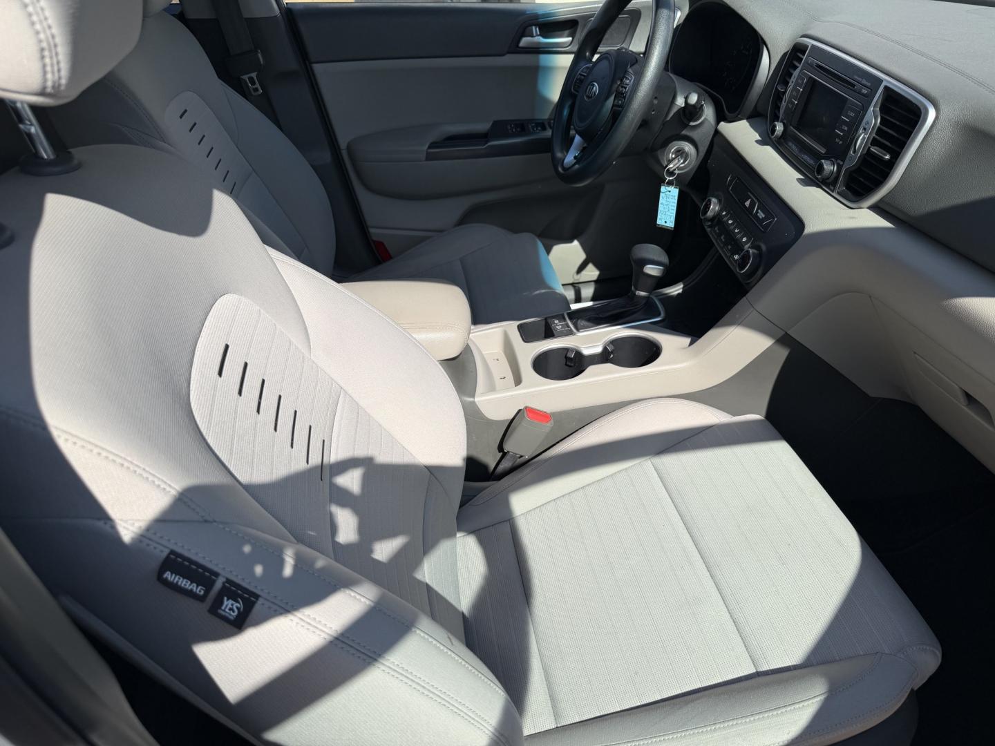 2018 WHITE KIA SPORTAGE LX (KNDPM3AC8J7) , located at 922 W. Beacon St., Philadelphia, MS, 39350, (601) 650-3675, 32.770447, -89.127151 - Photo#10