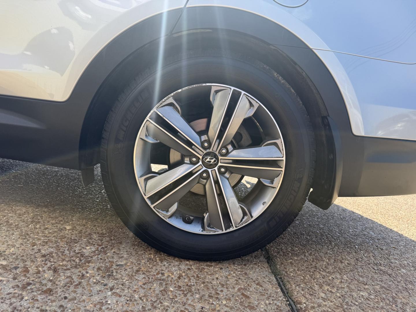 2014 SILVER HYUNDAI SANTA FE LIMITED (KM8SR4HF1EU) , located at 922 W. Beacon St., Philadelphia, MS, 39350, (601) 650-3675, 32.770447, -89.127151 - Photo#7
