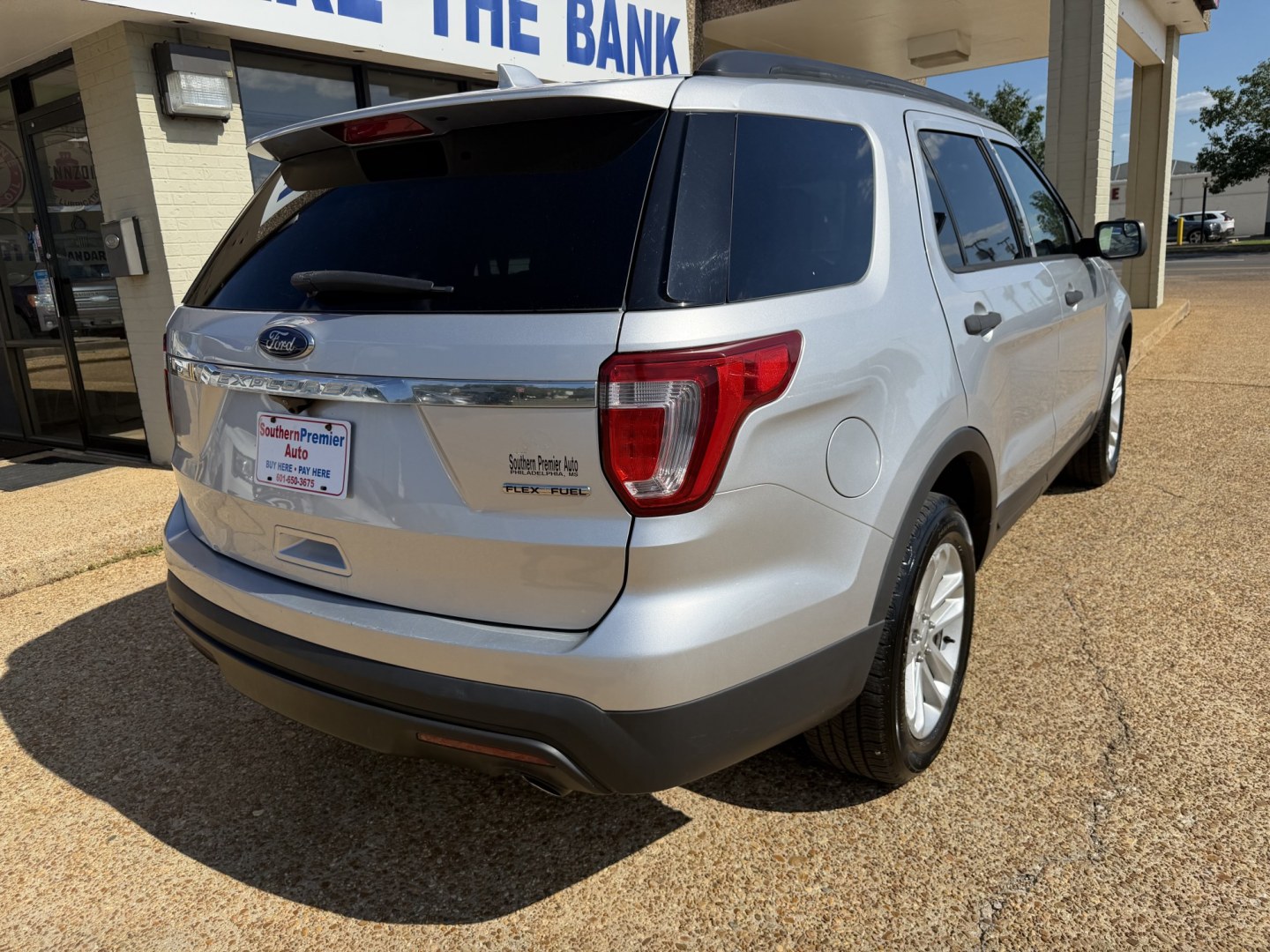 2016 SILVER FORD EXPLORER BASE (1FM5K7B82GG) , located at 922 W. Beacon St., Philadelphia, MS, 39350, (601) 650-3675, 32.770447, -89.127151 - Photo#5
