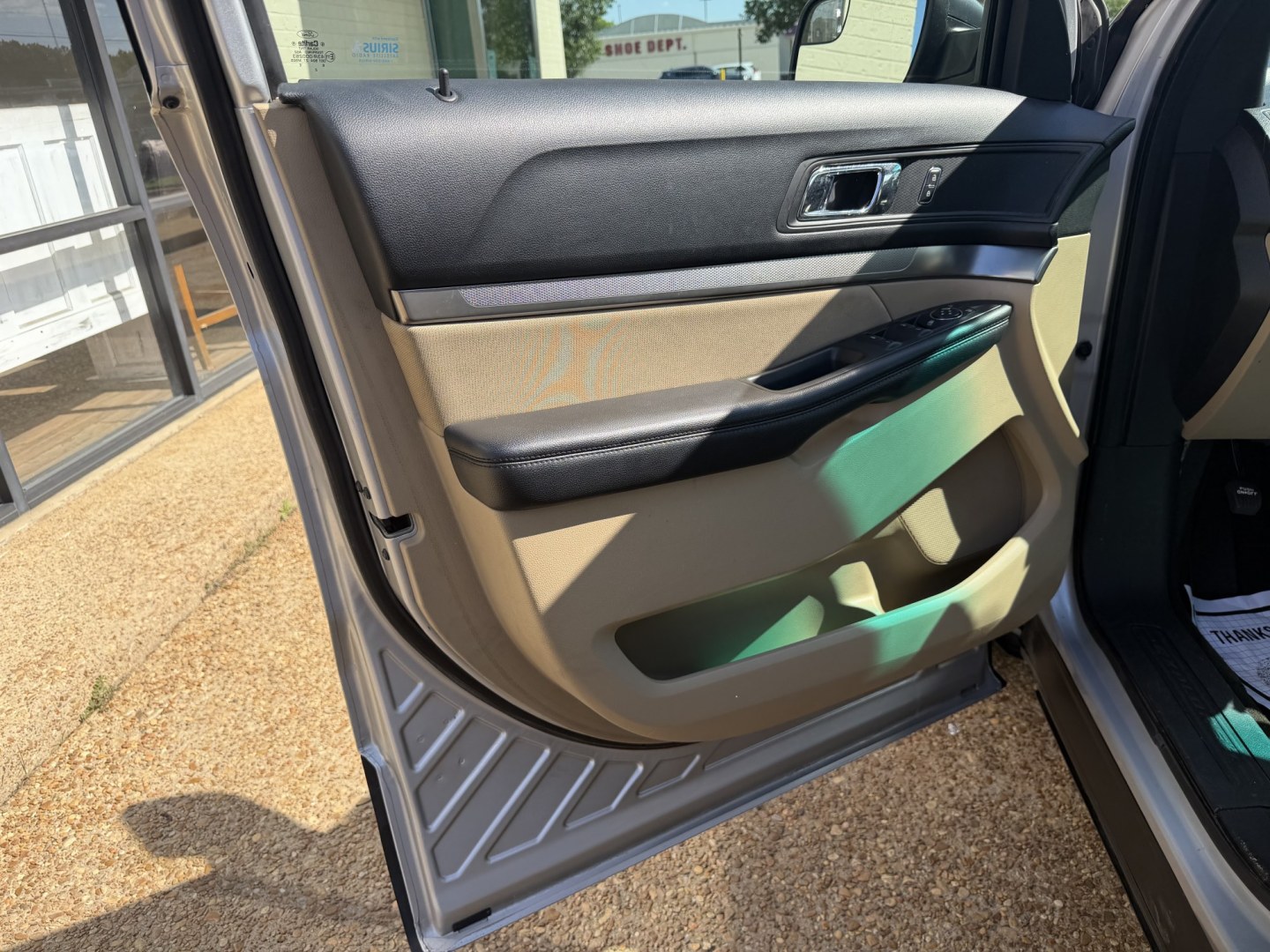2016 SILVER FORD EXPLORER BASE (1FM5K7B82GG) , located at 922 W. Beacon St., Philadelphia, MS, 39350, (601) 650-3675, 32.770447, -89.127151 - Photo#8